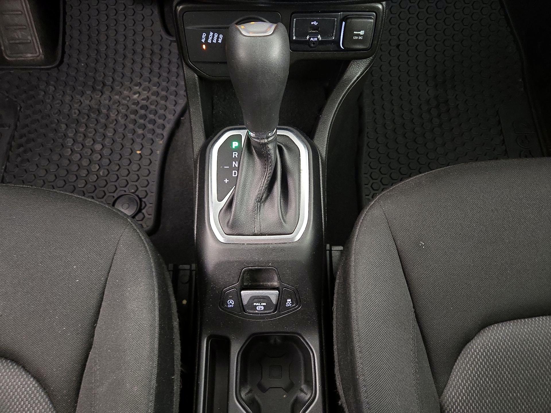 Thumbnail: 2023 Jeep Renegade - 18