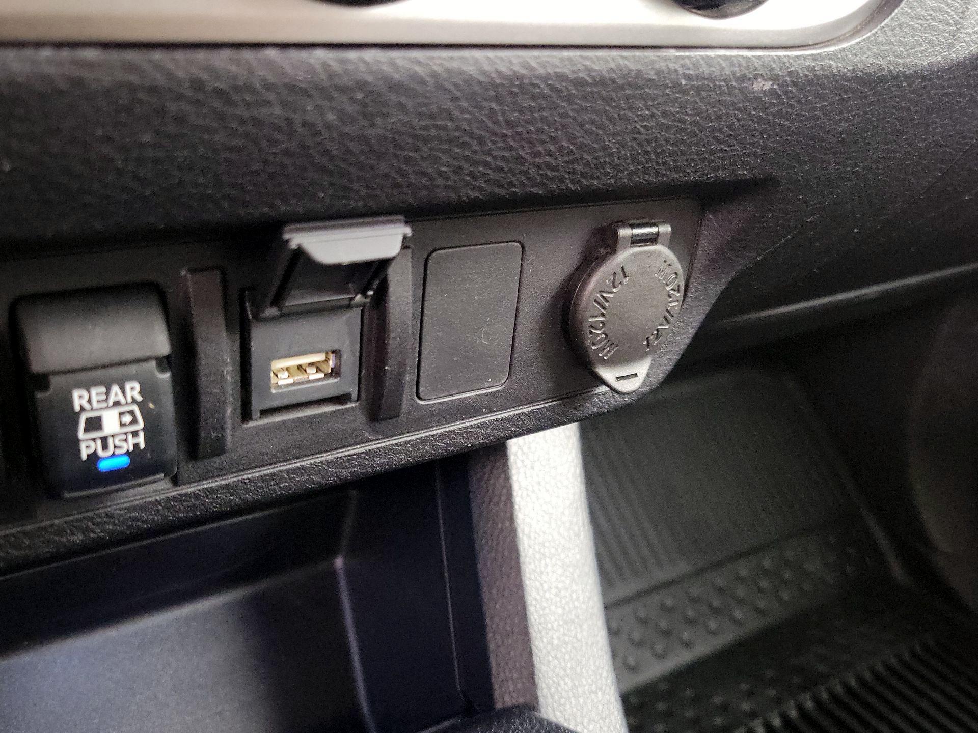 Thumbnail: 2020 Toyota Tacoma - 18