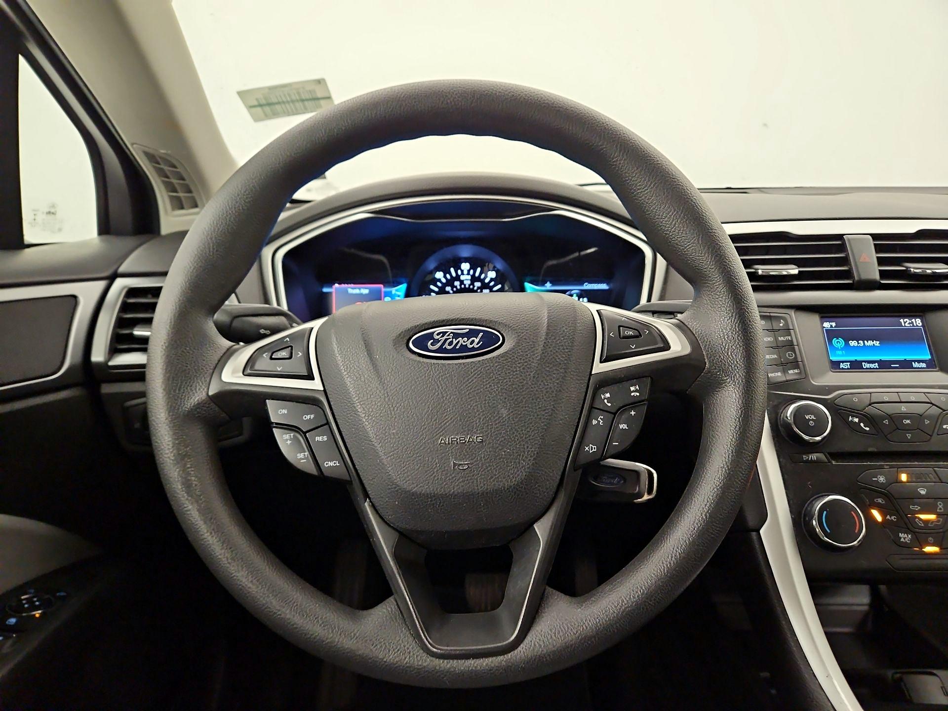 Thumbnail: 2014 Ford Fusion - 10