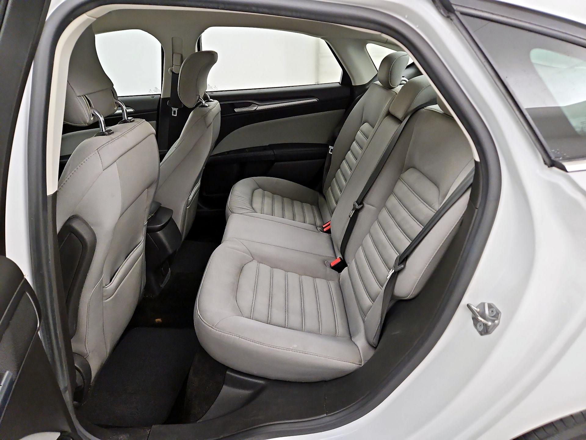 Thumbnail: 2014 Ford Fusion - 17