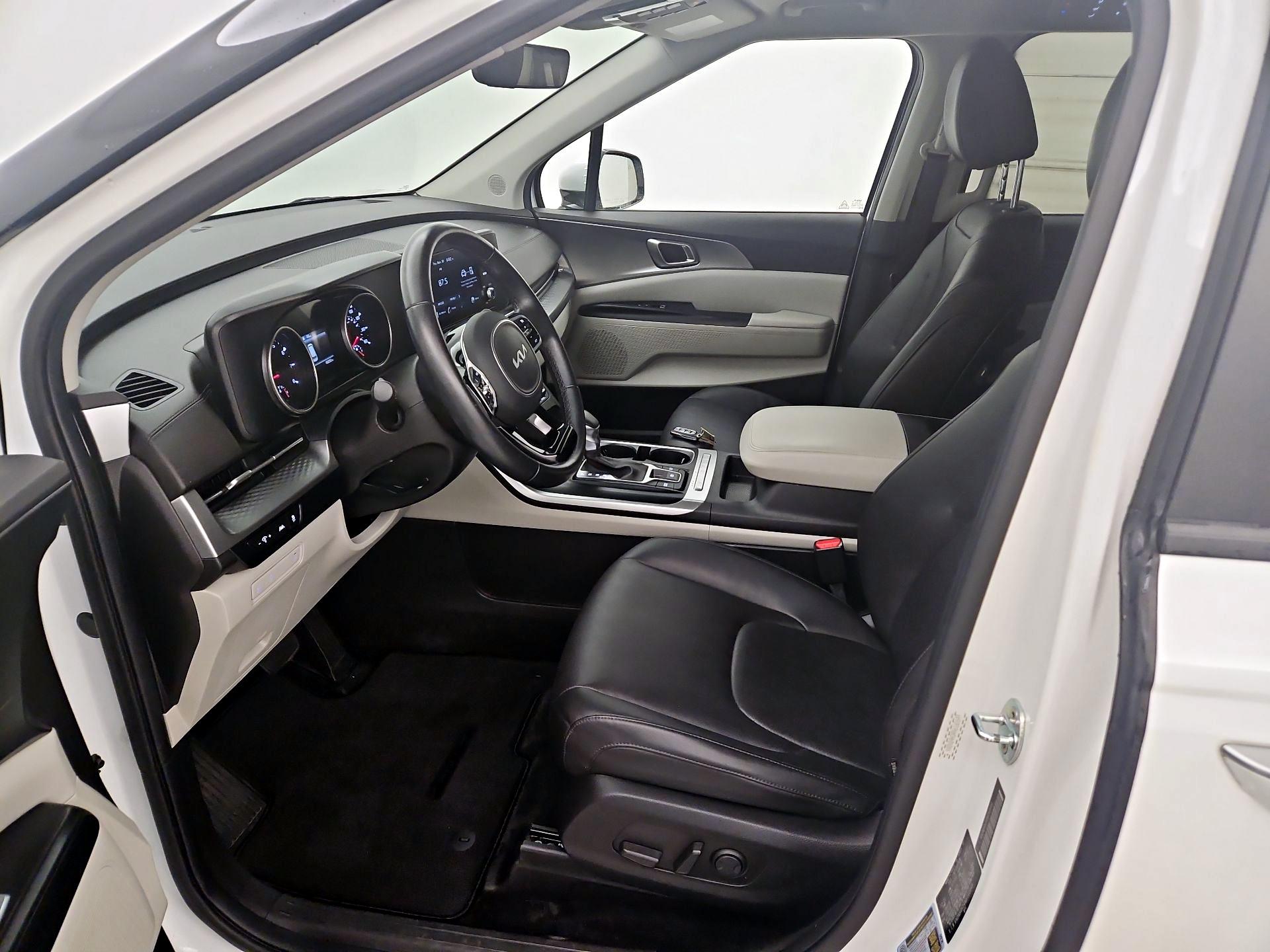 Thumbnail: 2022 Kia Carnival - 11