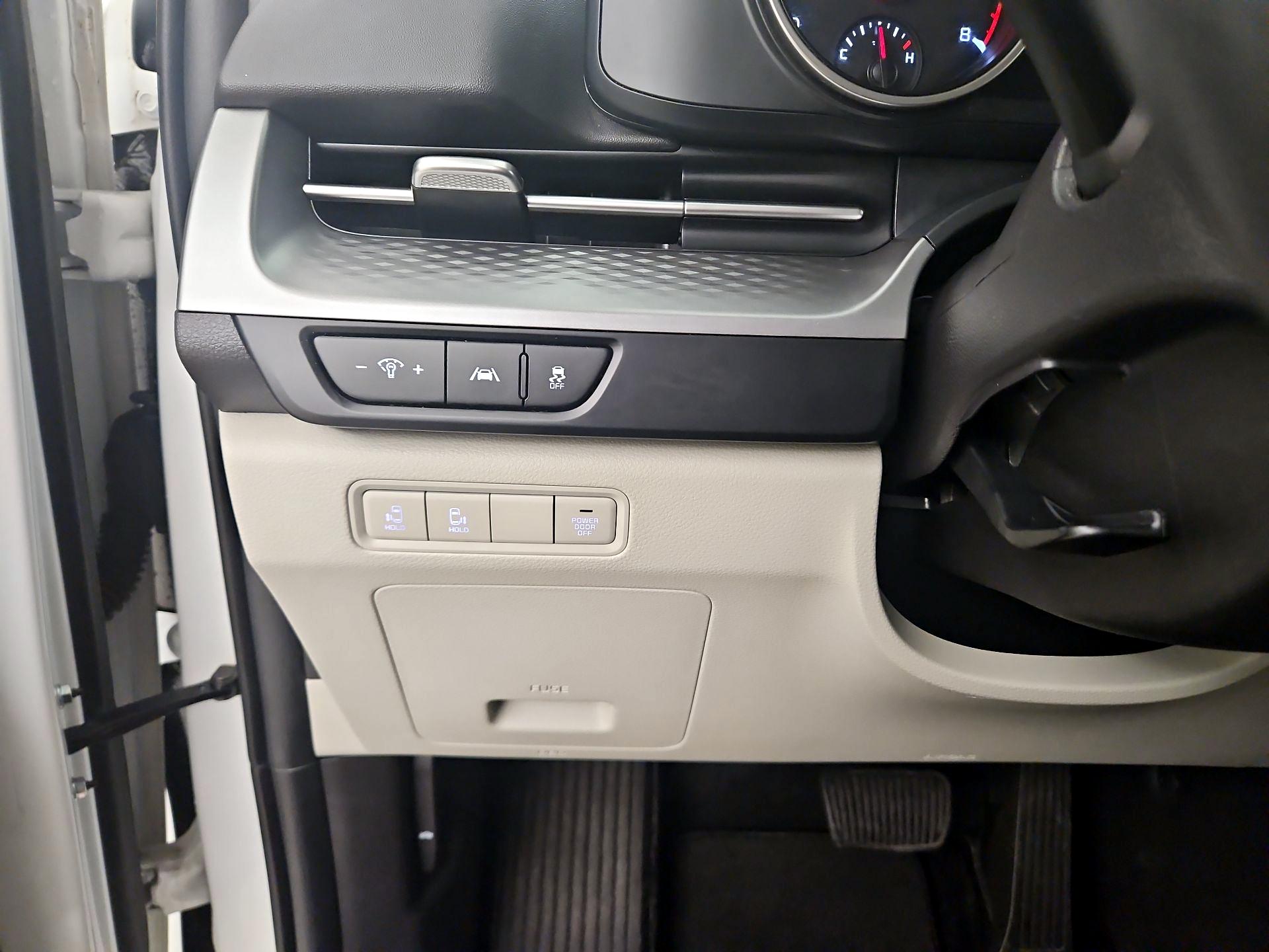 Thumbnail: 2022 Kia Carnival - 13