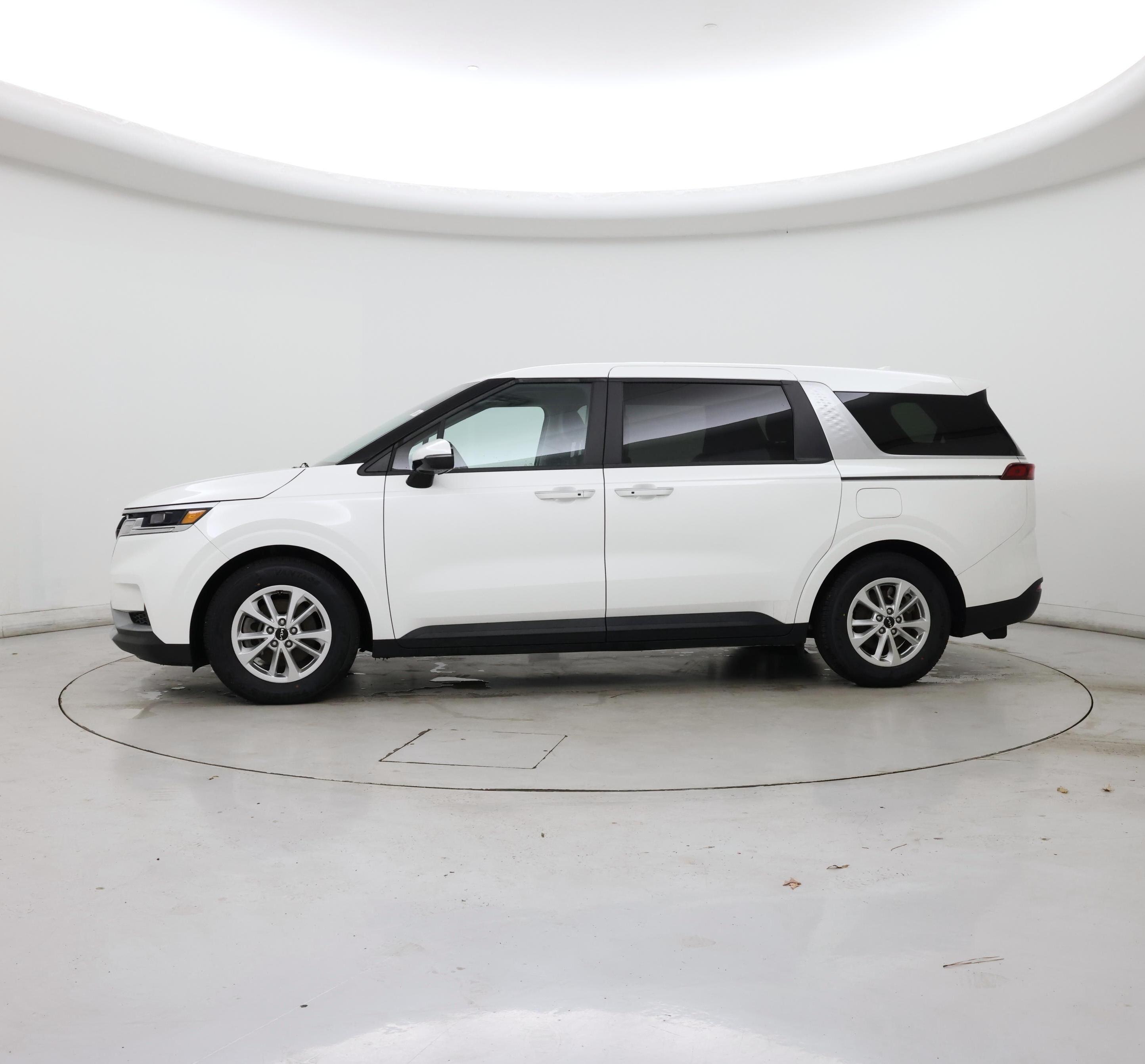 Thumbnail: 2022 Kia Carnival - 3