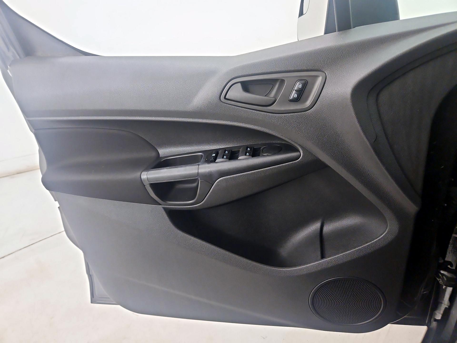 Thumbnail: 2018 Ford Transit Series - 12