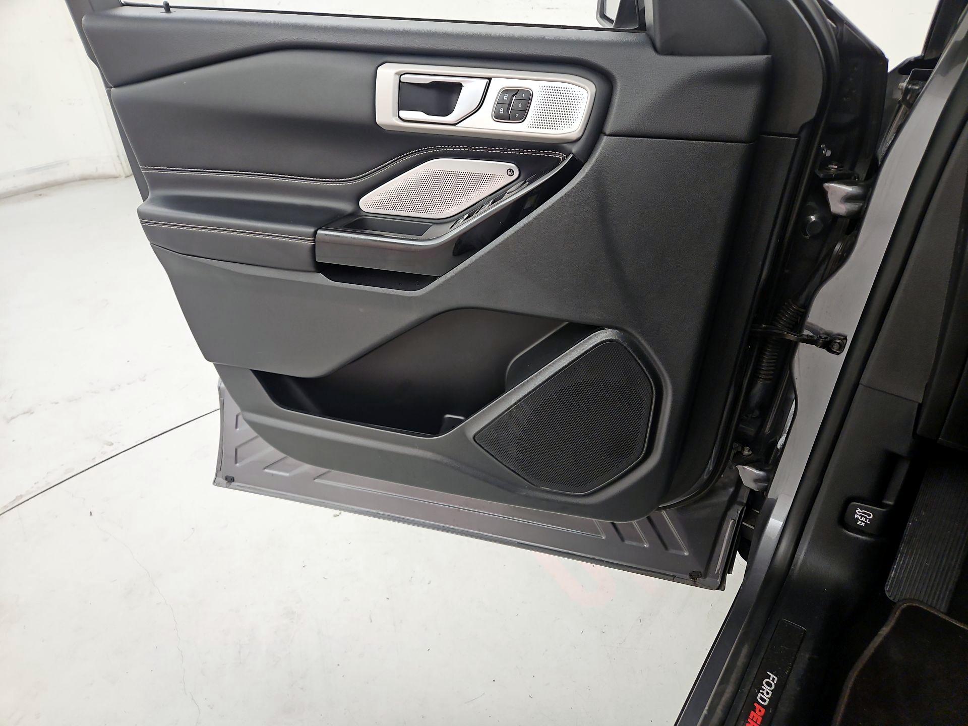 Thumbnail: 2021 Ford Explorer - 12