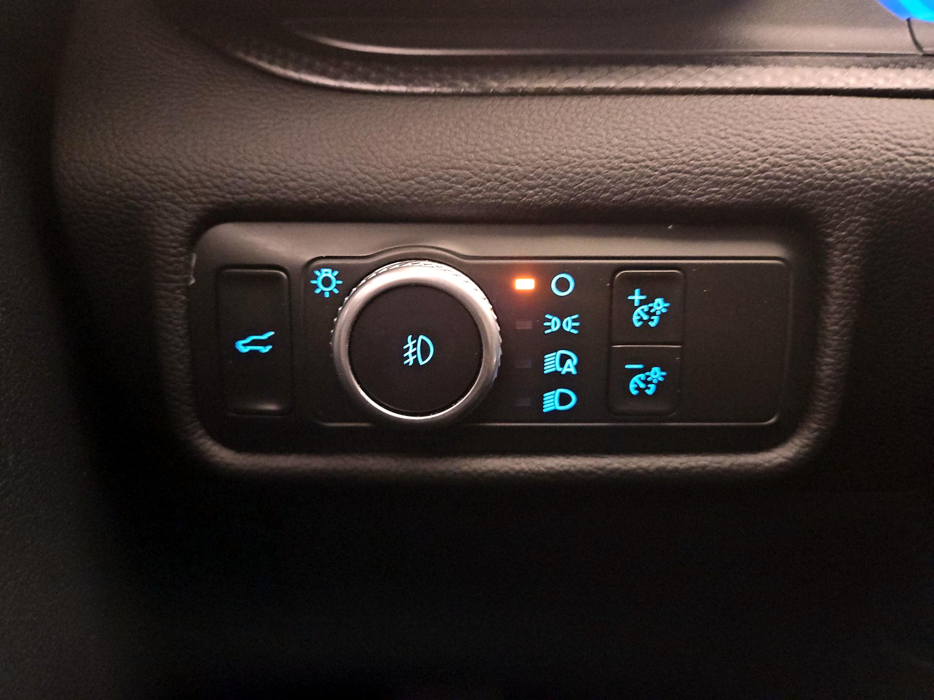 Thumbnail: 2021 Ford Explorer - 13