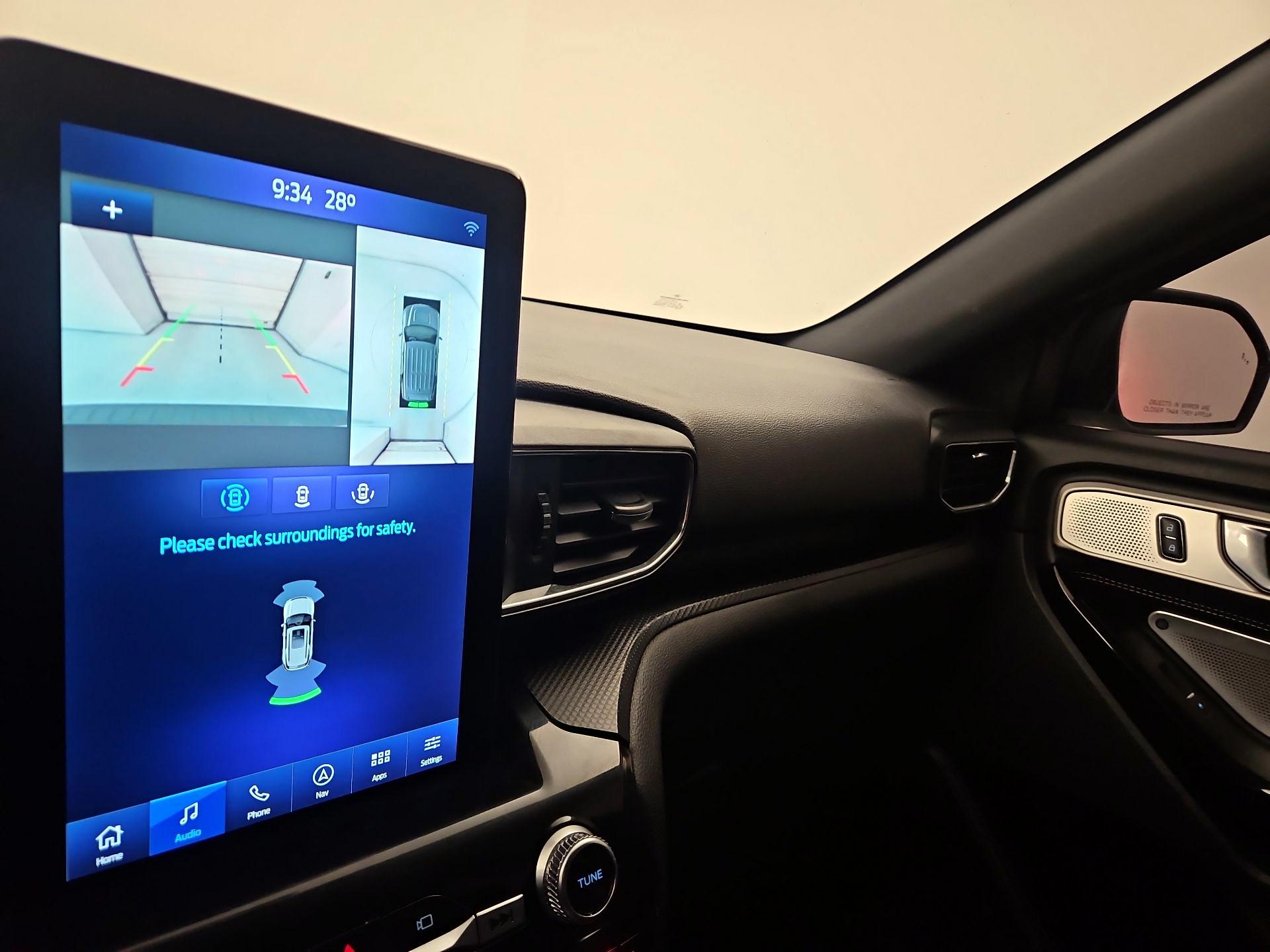 Thumbnail: 2021 Ford Explorer - 15