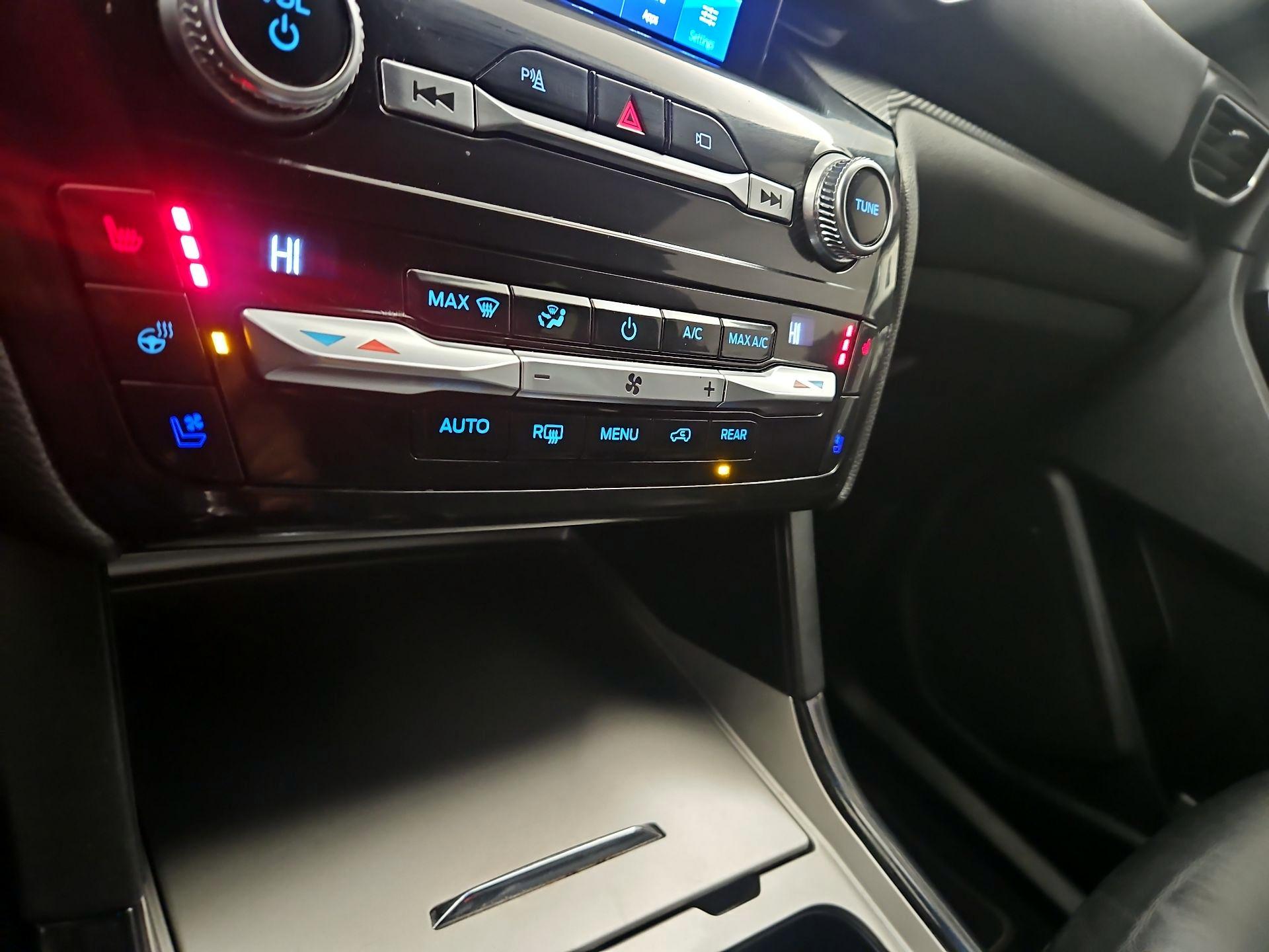 Thumbnail: 2021 Ford Explorer - 17