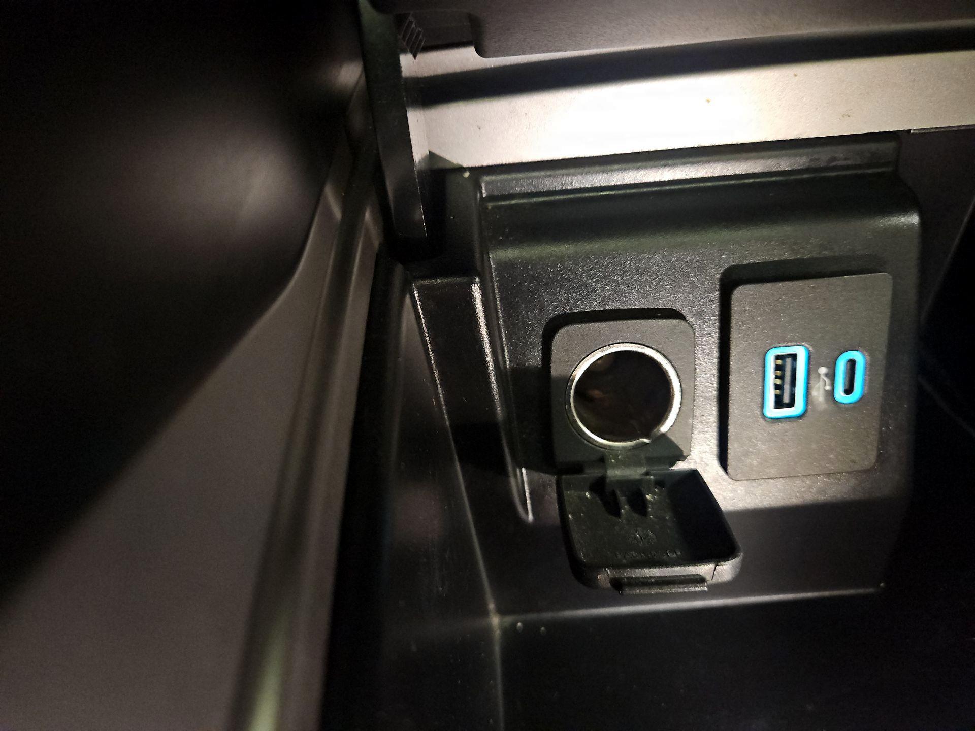 Thumbnail: 2021 Ford Explorer - 19