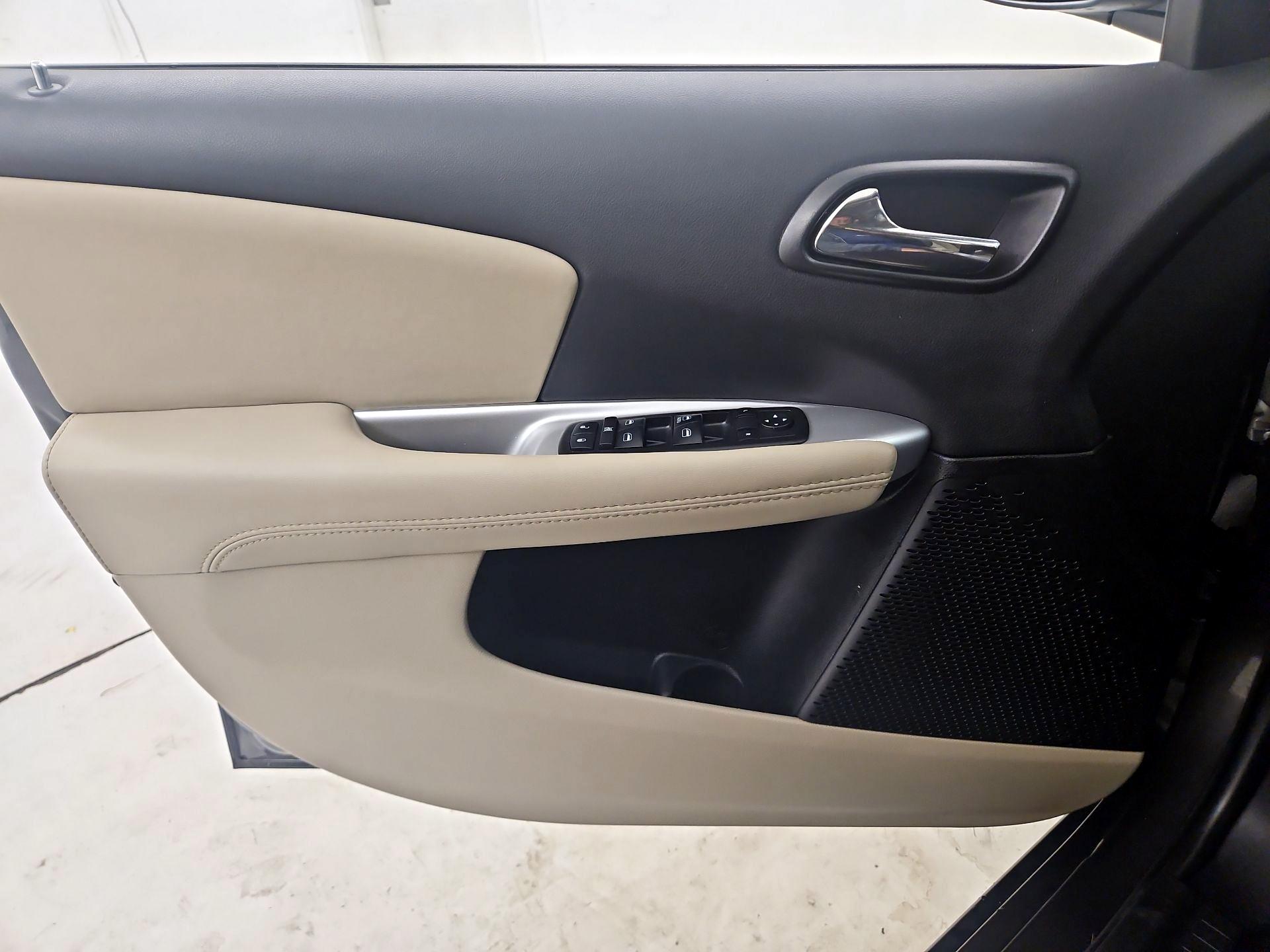 Thumbnail: 2018 Dodge Journey - 12