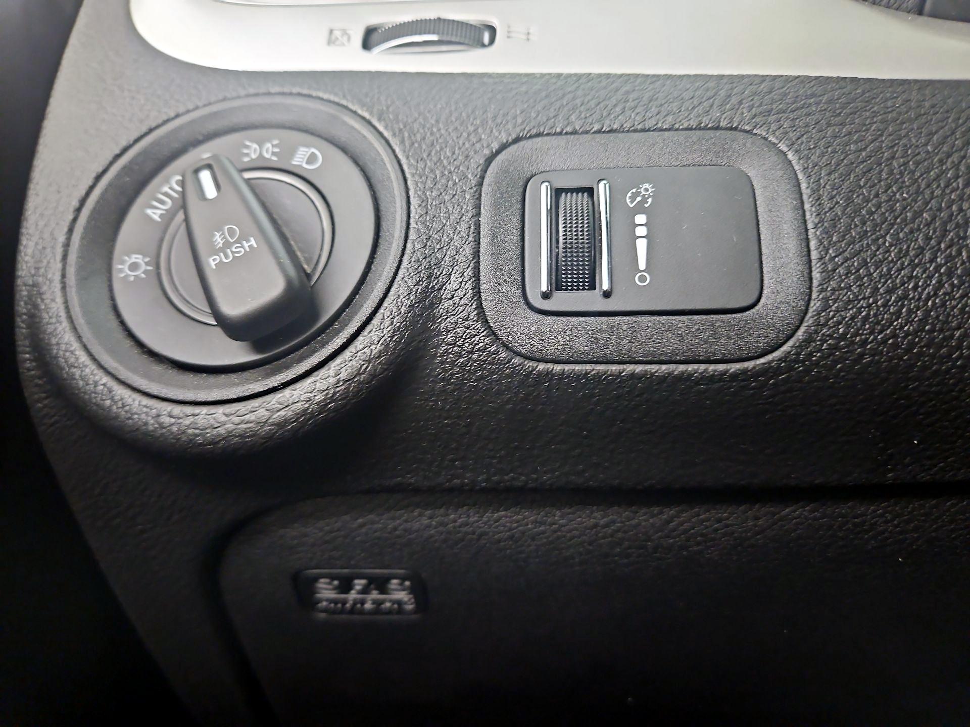 Thumbnail: 2018 Dodge Journey - 13