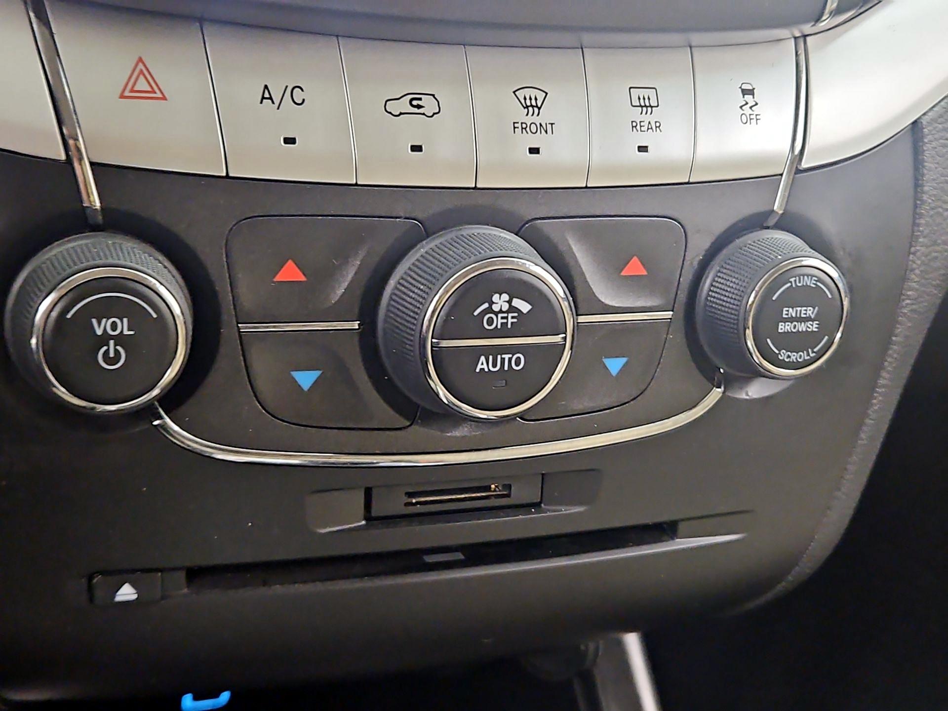 Thumbnail: 2018 Dodge Journey - 16