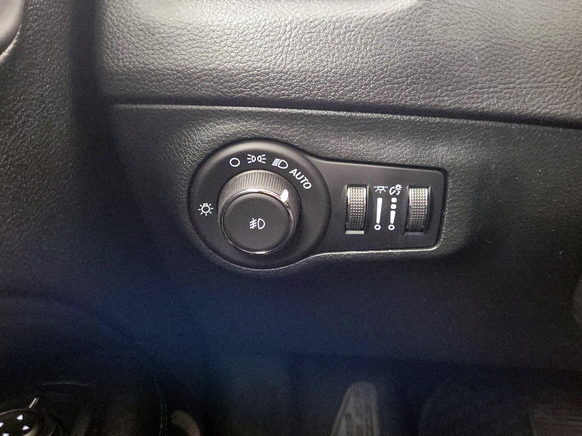 Thumbnail: 2021 Jeep Compass - 11