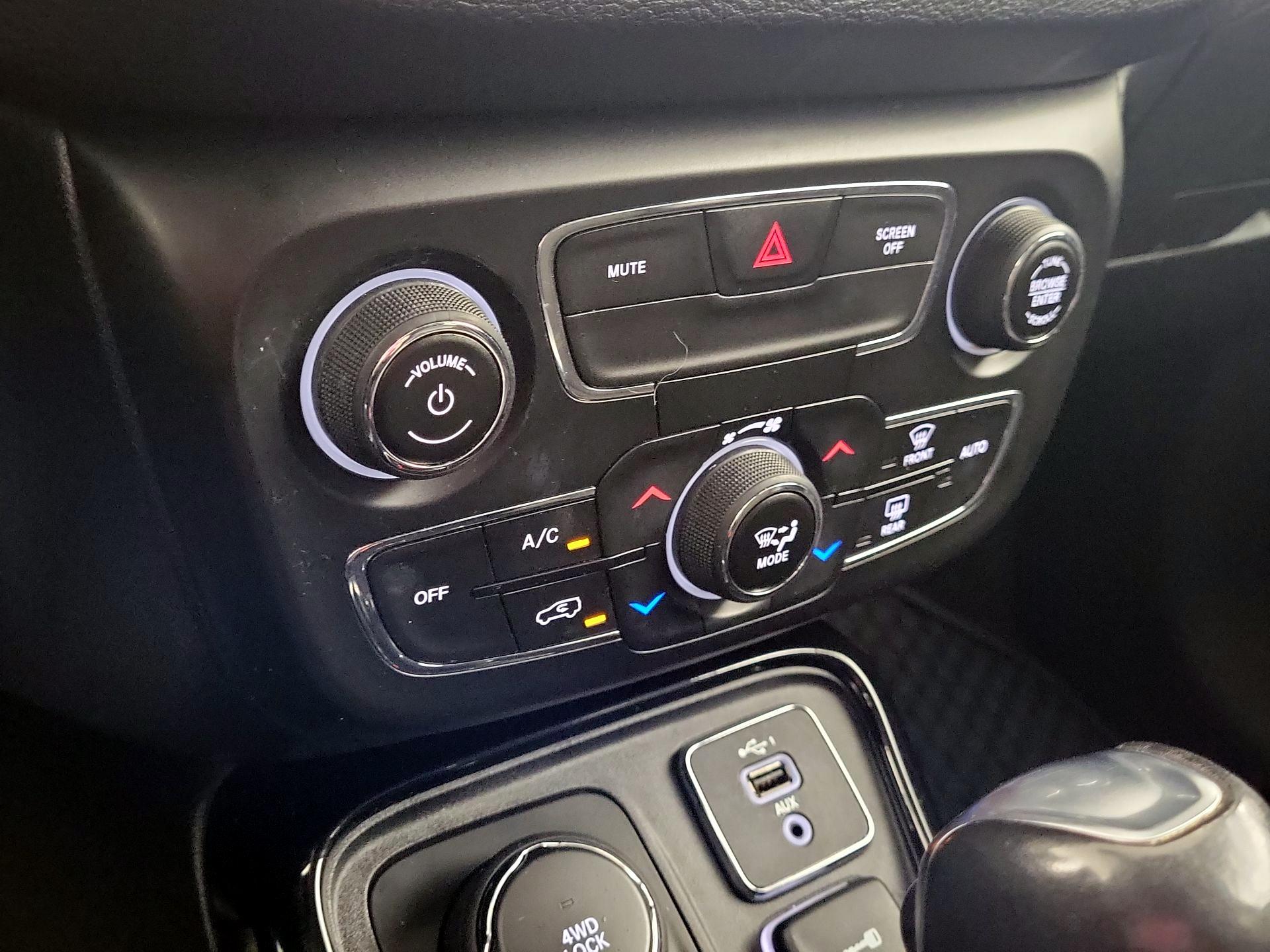 Thumbnail: 2021 Jeep Compass - 14