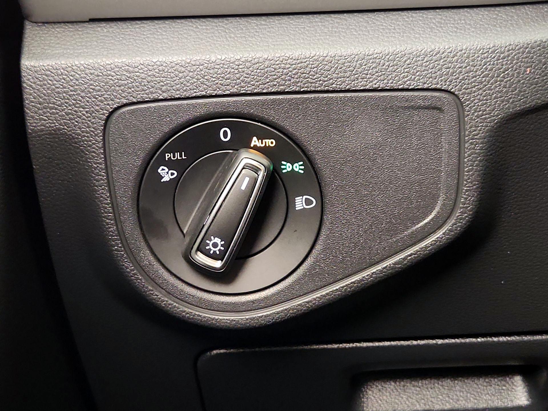 Thumbnail: 2021 Volkswagen Atlas - 13