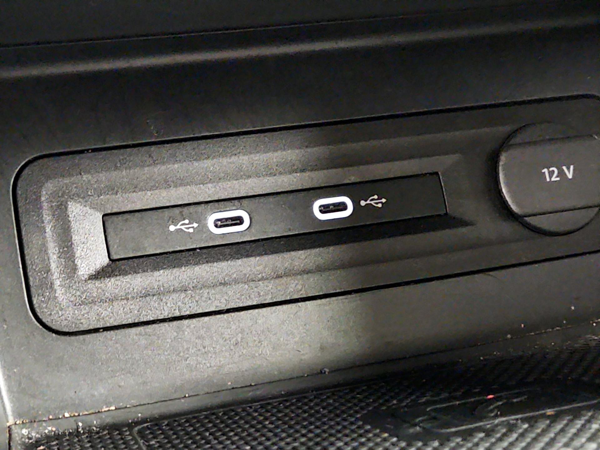 Thumbnail: 2021 Volkswagen Atlas - 18