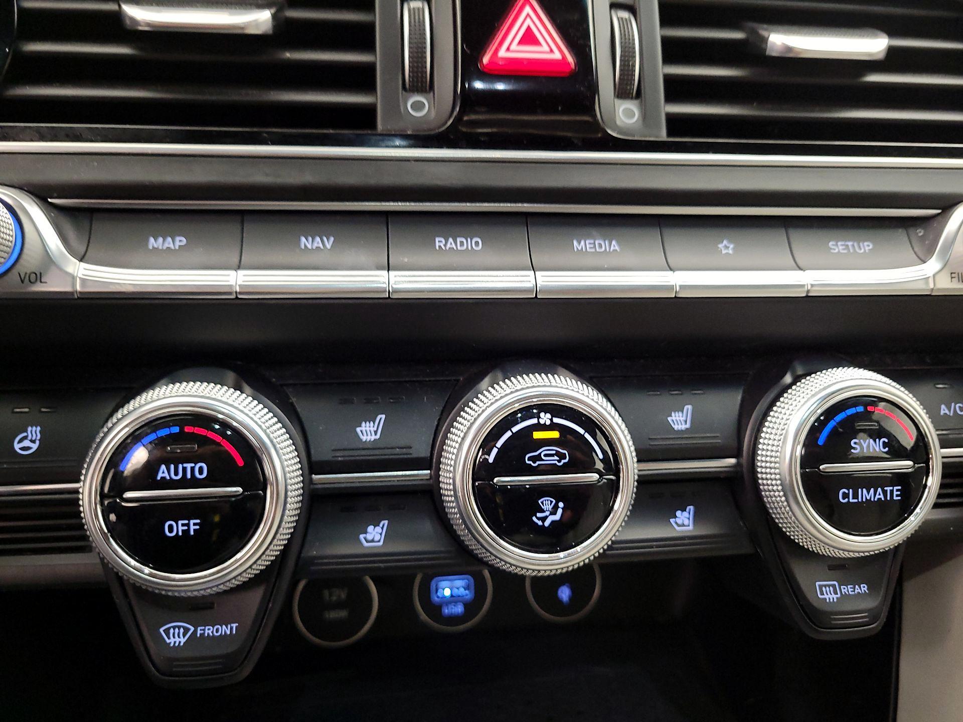 Thumbnail: 2023 Genesis G70 - 17