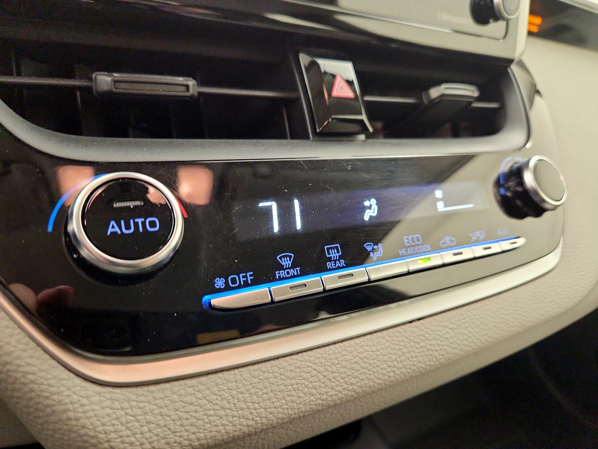 Thumbnail: 2022 Toyota Corolla - 16