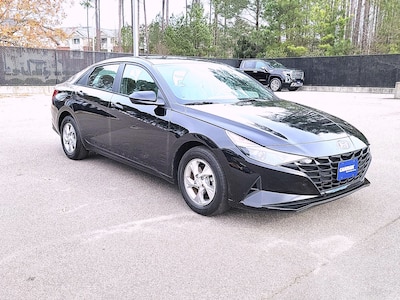 2023 Hyundai Elantra SE