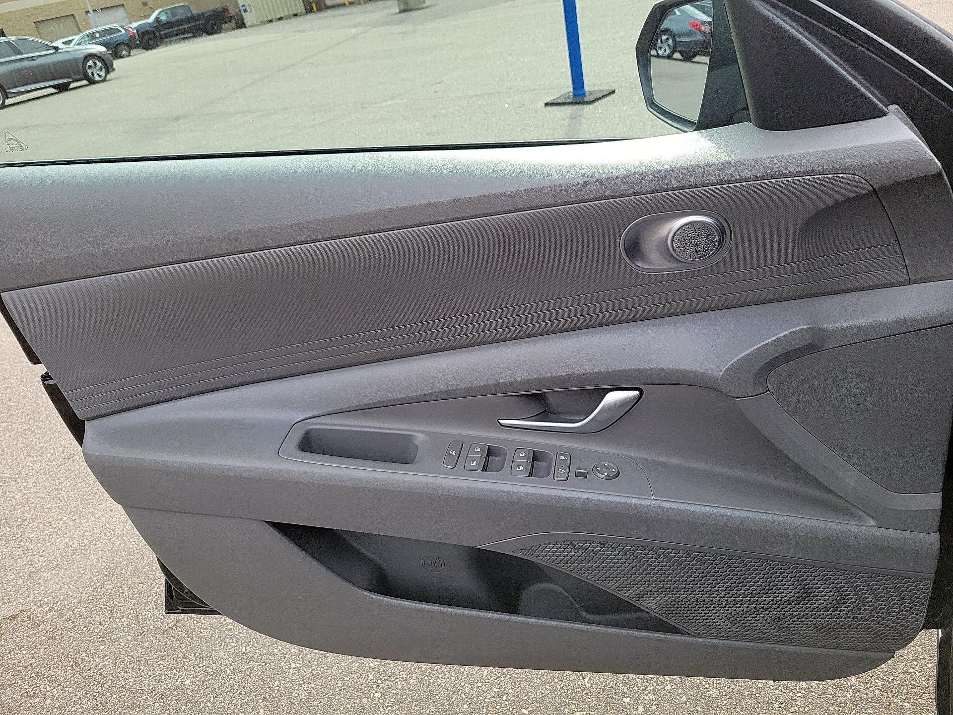 Thumbnail: 2023 Hyundai Elantra - 10