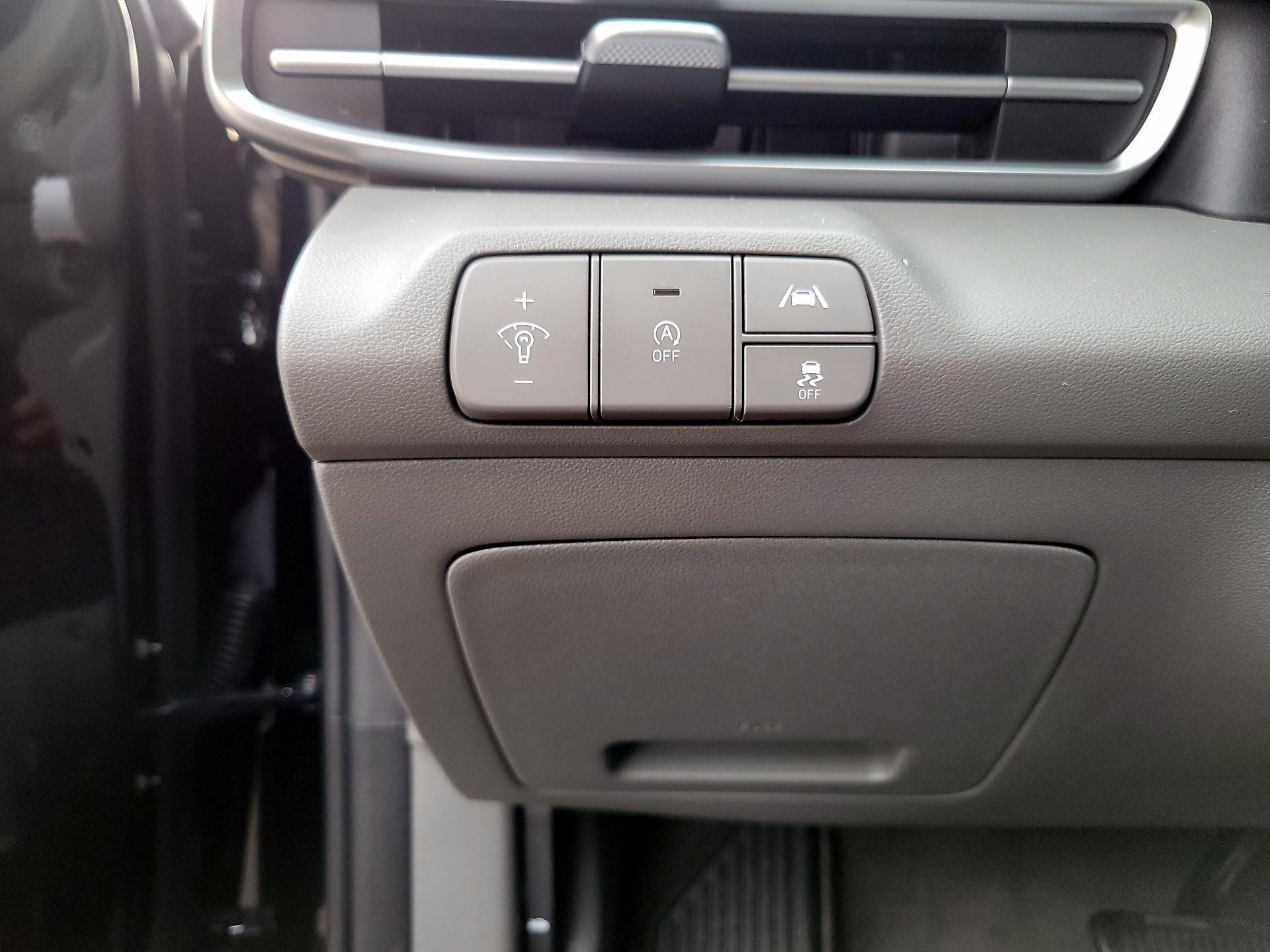 Thumbnail: 2023 Hyundai Elantra - 11