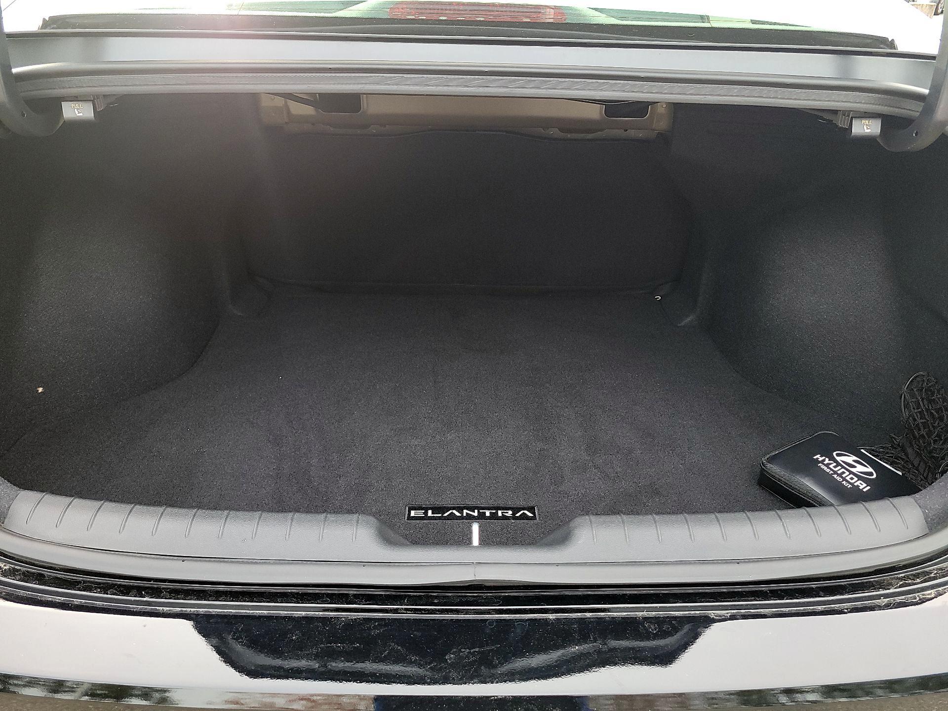 Thumbnail: 2023 Hyundai Elantra - 18