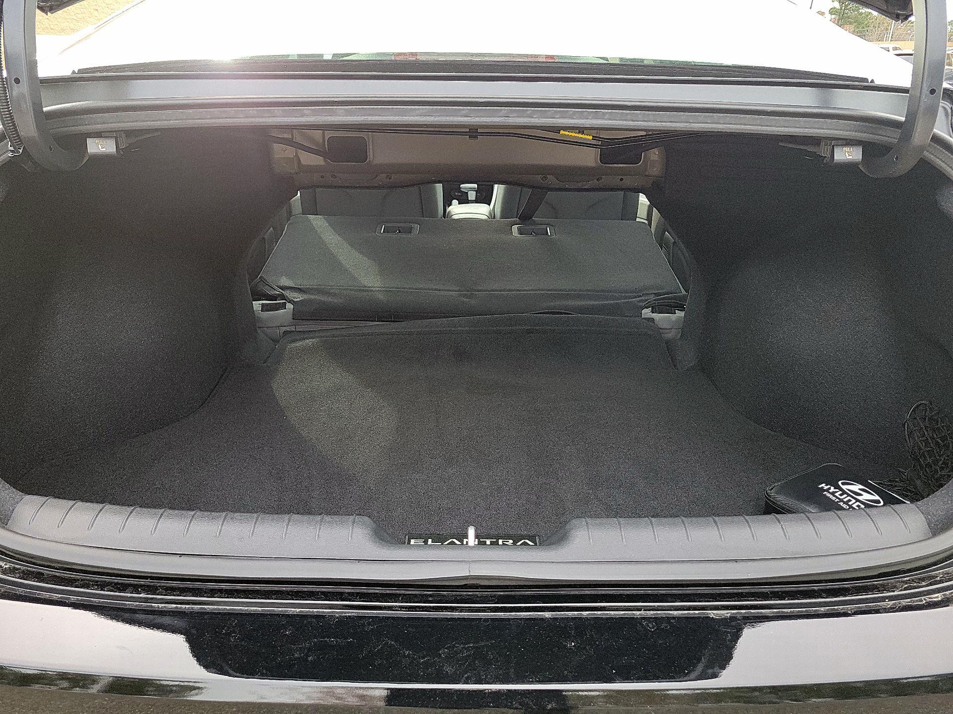 Thumbnail: 2023 Hyundai Elantra - 19