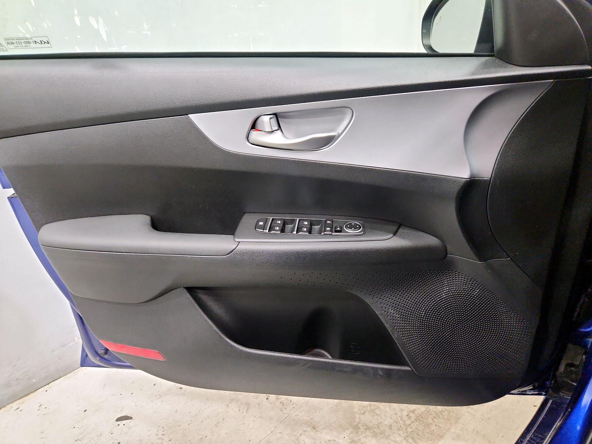 Thumbnail: 2023 Kia Forte - 12