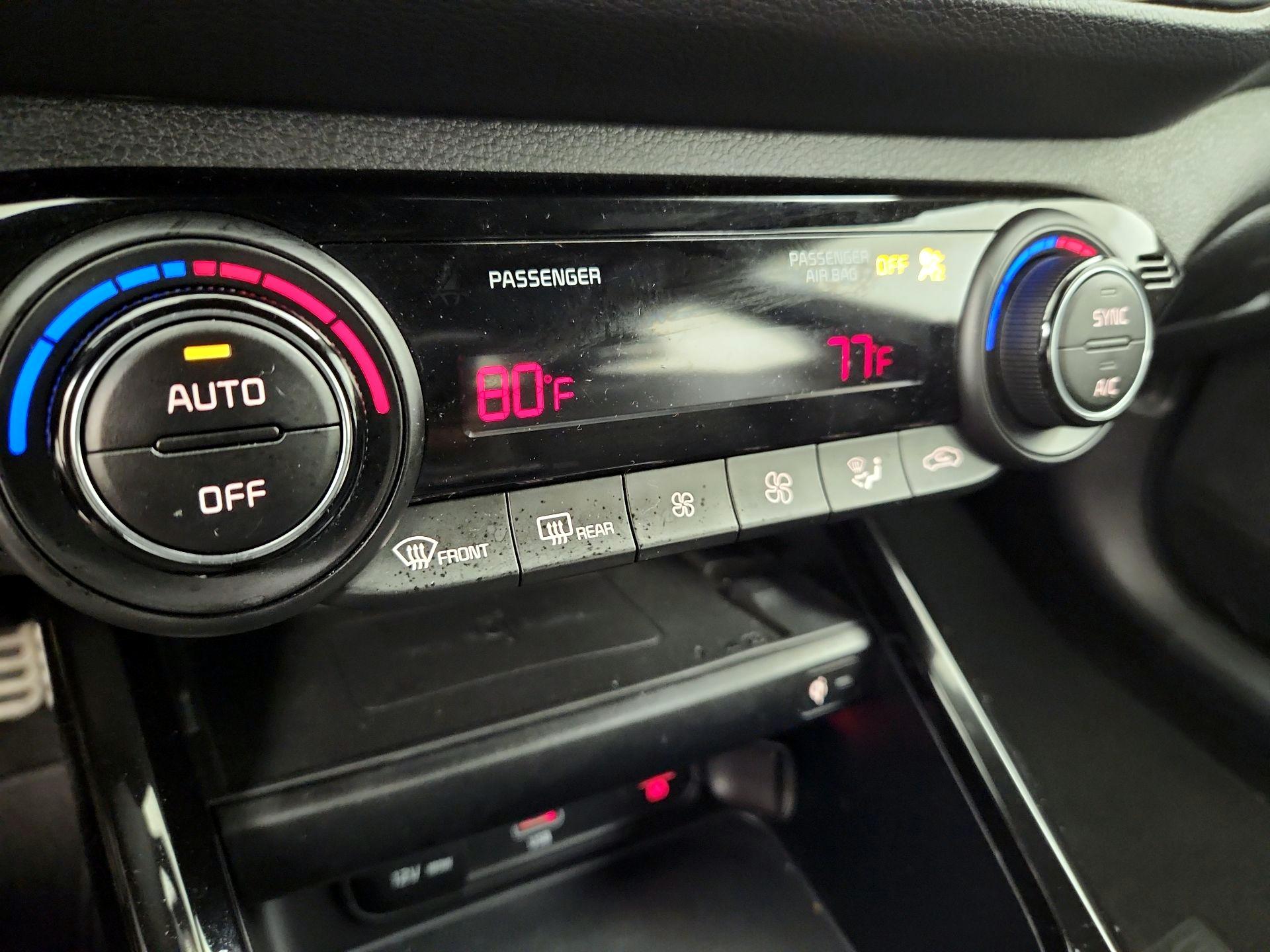 Thumbnail: 2023 Kia Forte - 17