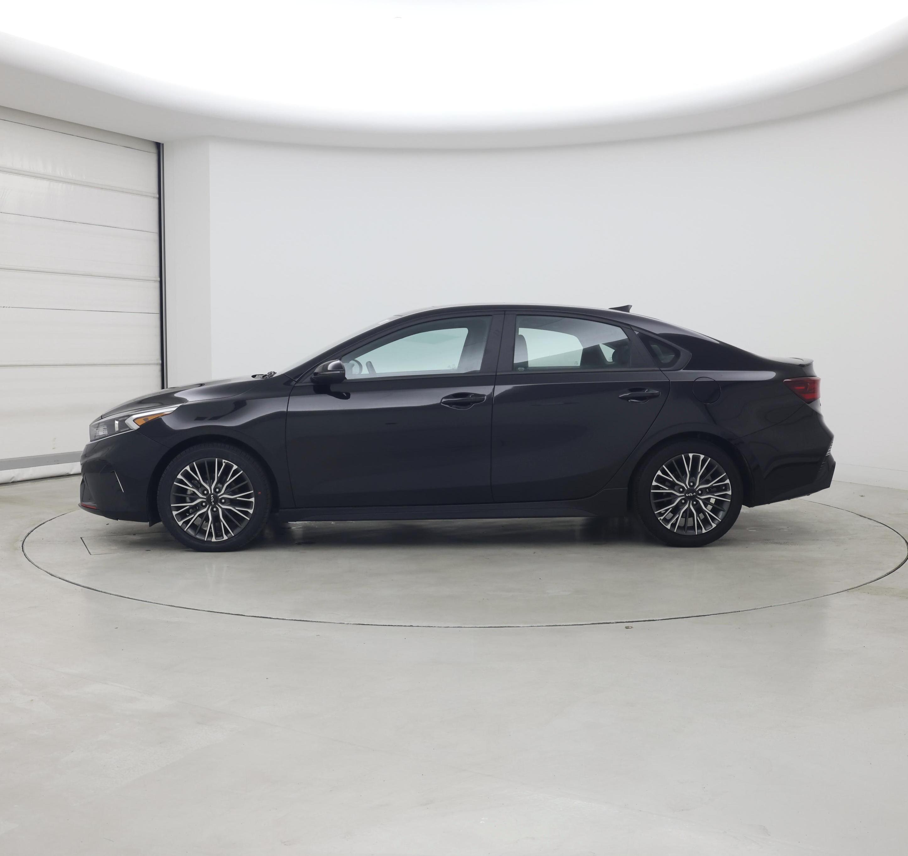 Thumbnail: 2023 Kia Forte - 3