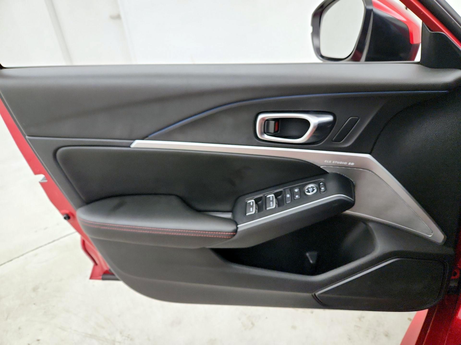 Thumbnail: 2025 Acura Integra - 12