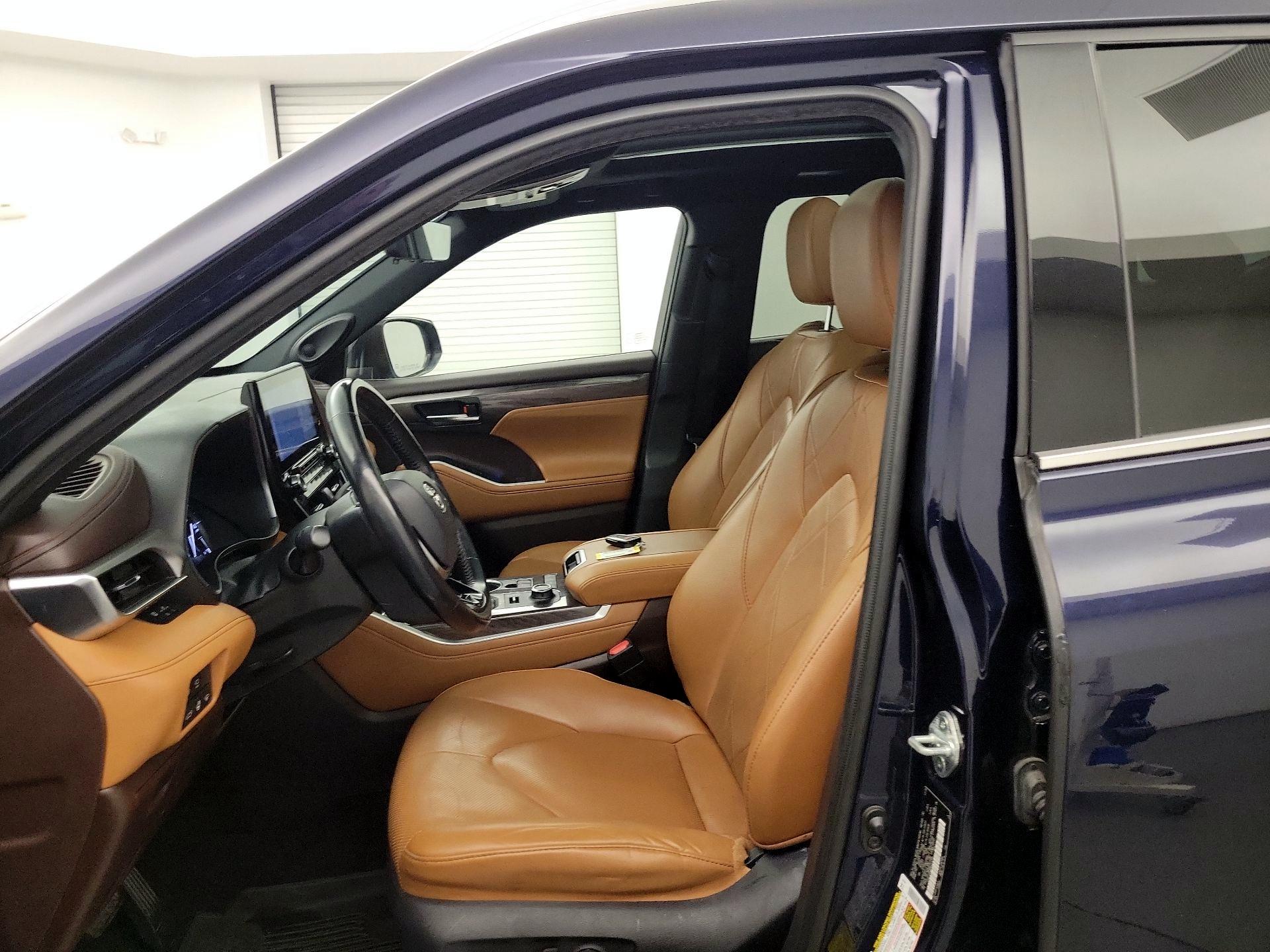 Thumbnail: 2021 Toyota Highlander - 9