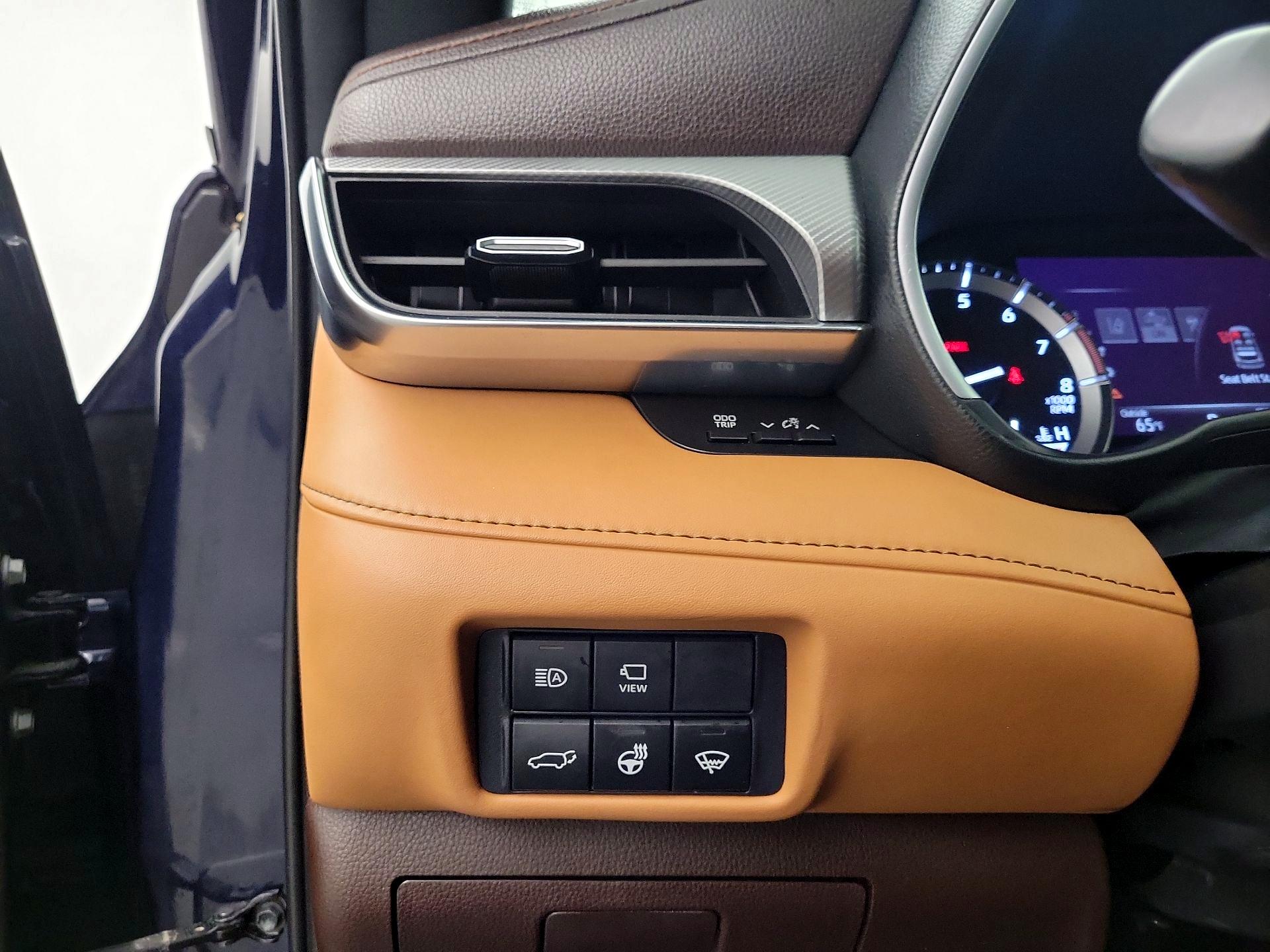 Thumbnail: 2021 Toyota Highlander - 11