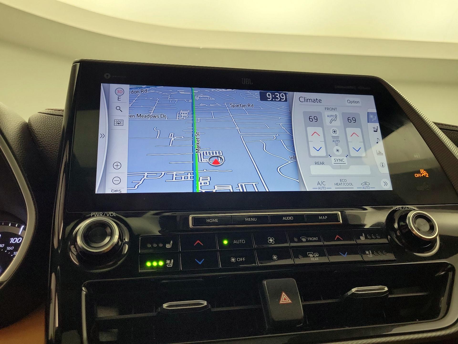 Thumbnail: 2021 Toyota Highlander - 12