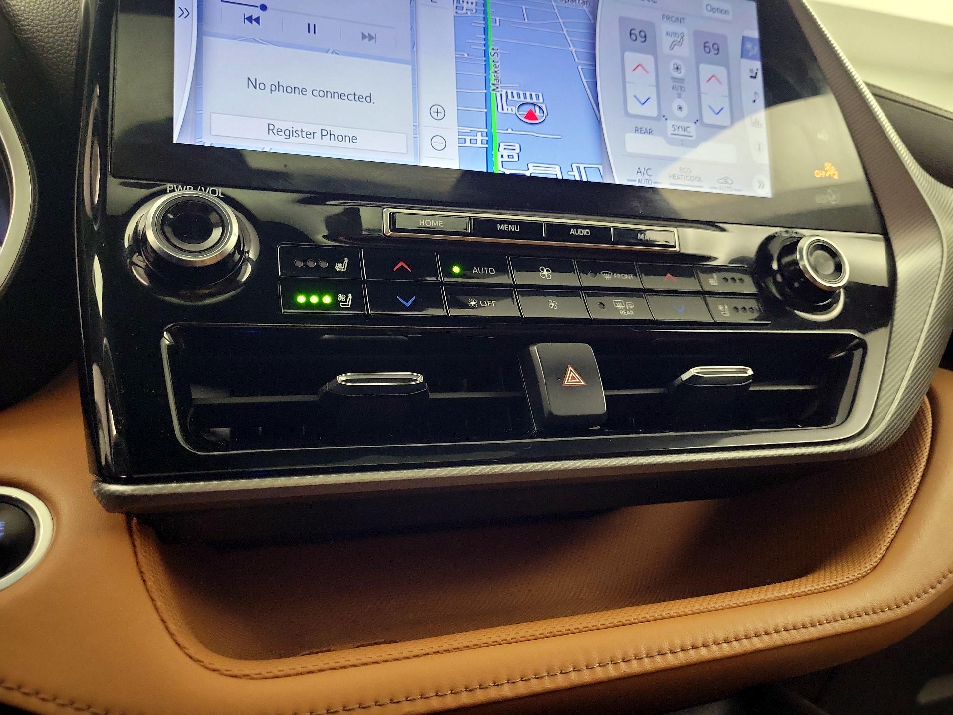 Thumbnail: 2021 Toyota Highlander - 15