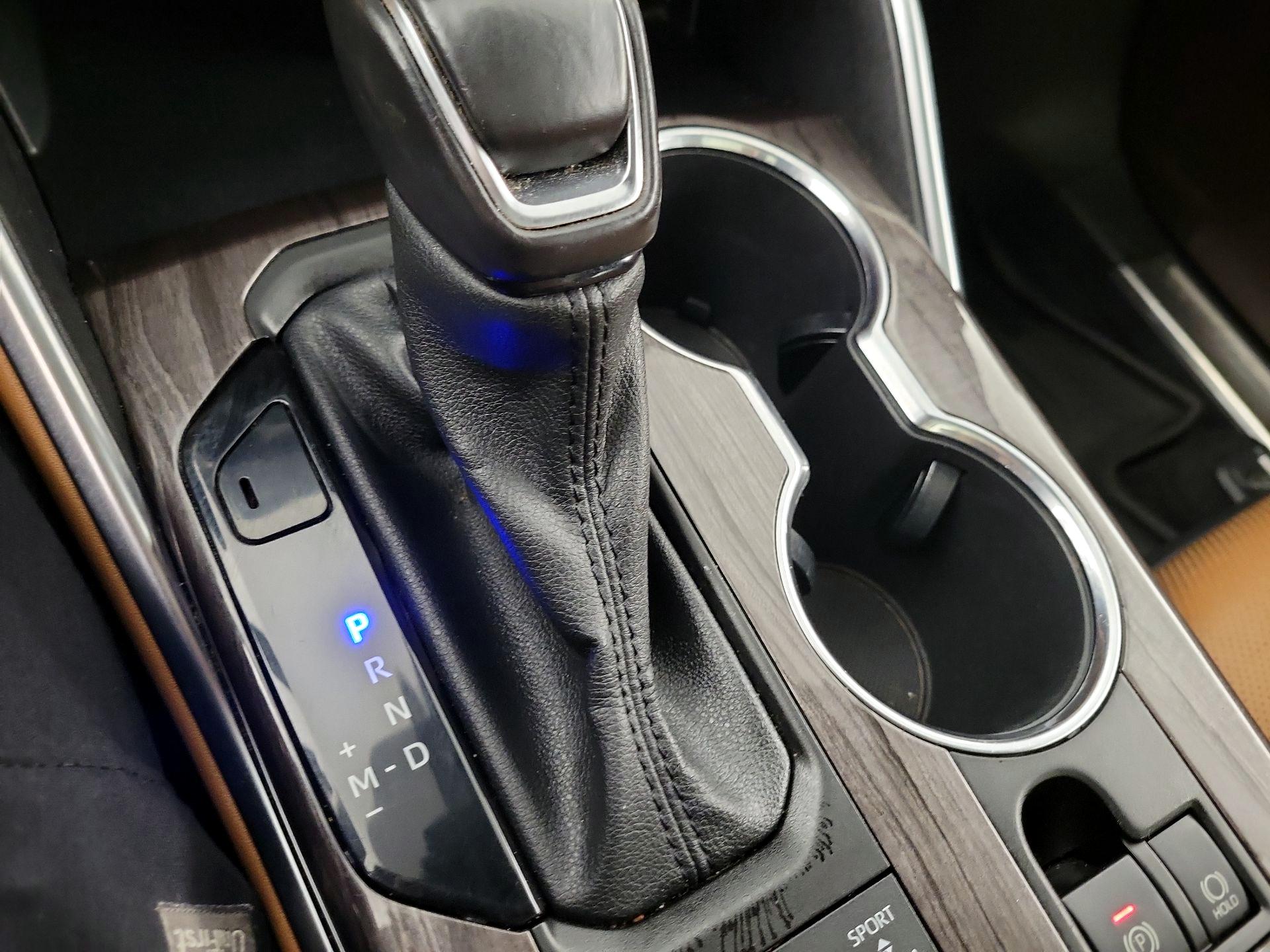 Thumbnail: 2021 Toyota Highlander - 16