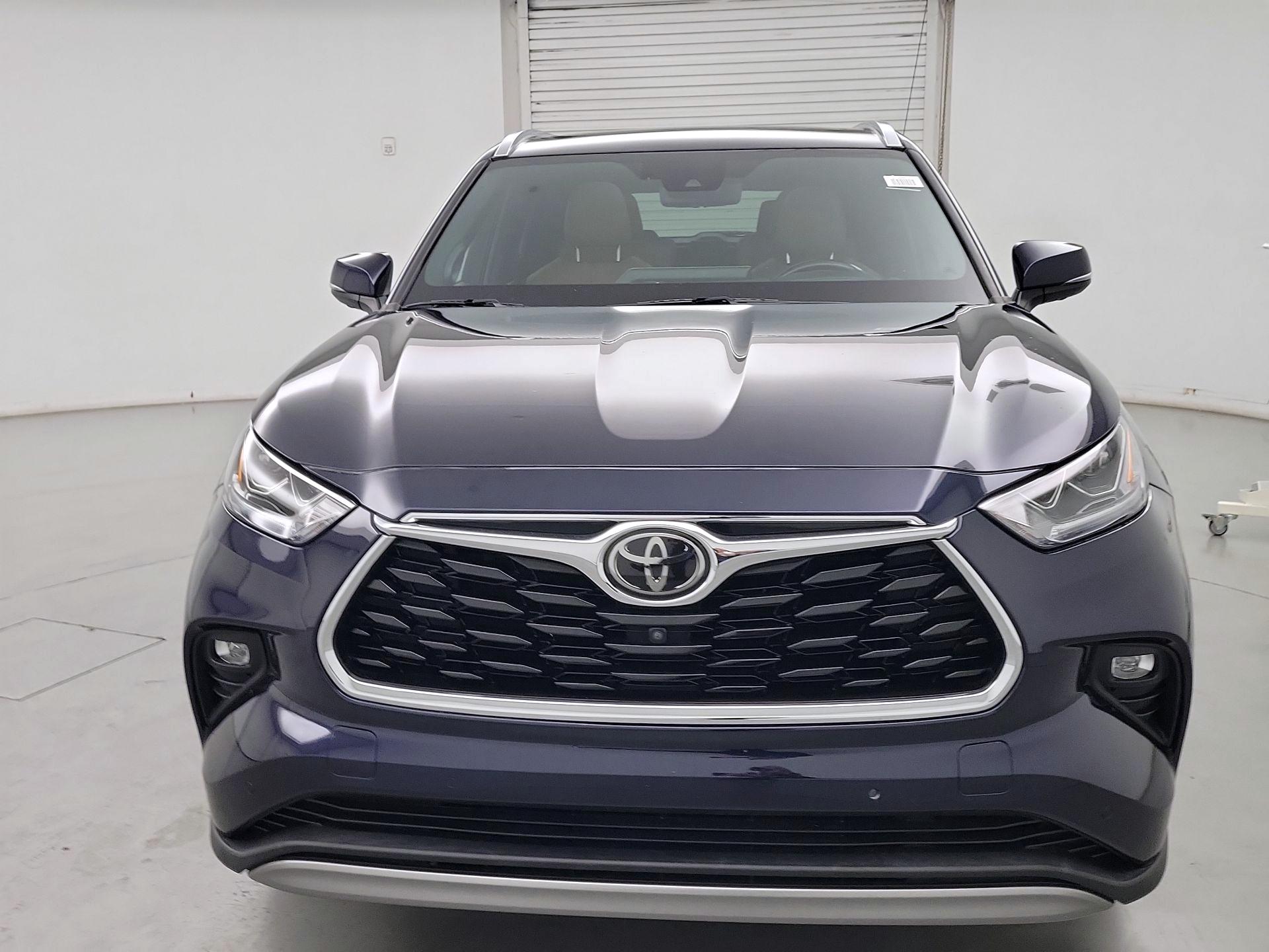 Thumbnail: 2021 Toyota Highlander - 2