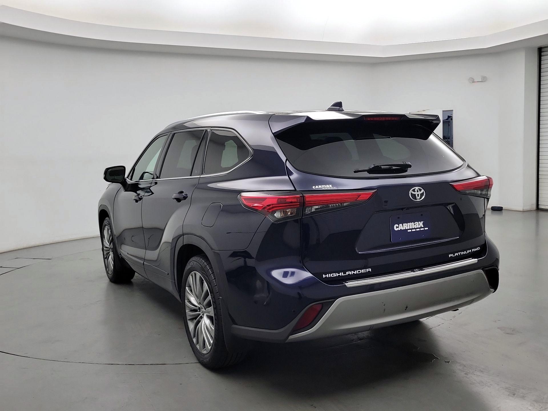 Thumbnail: 2021 Toyota Highlander - 7