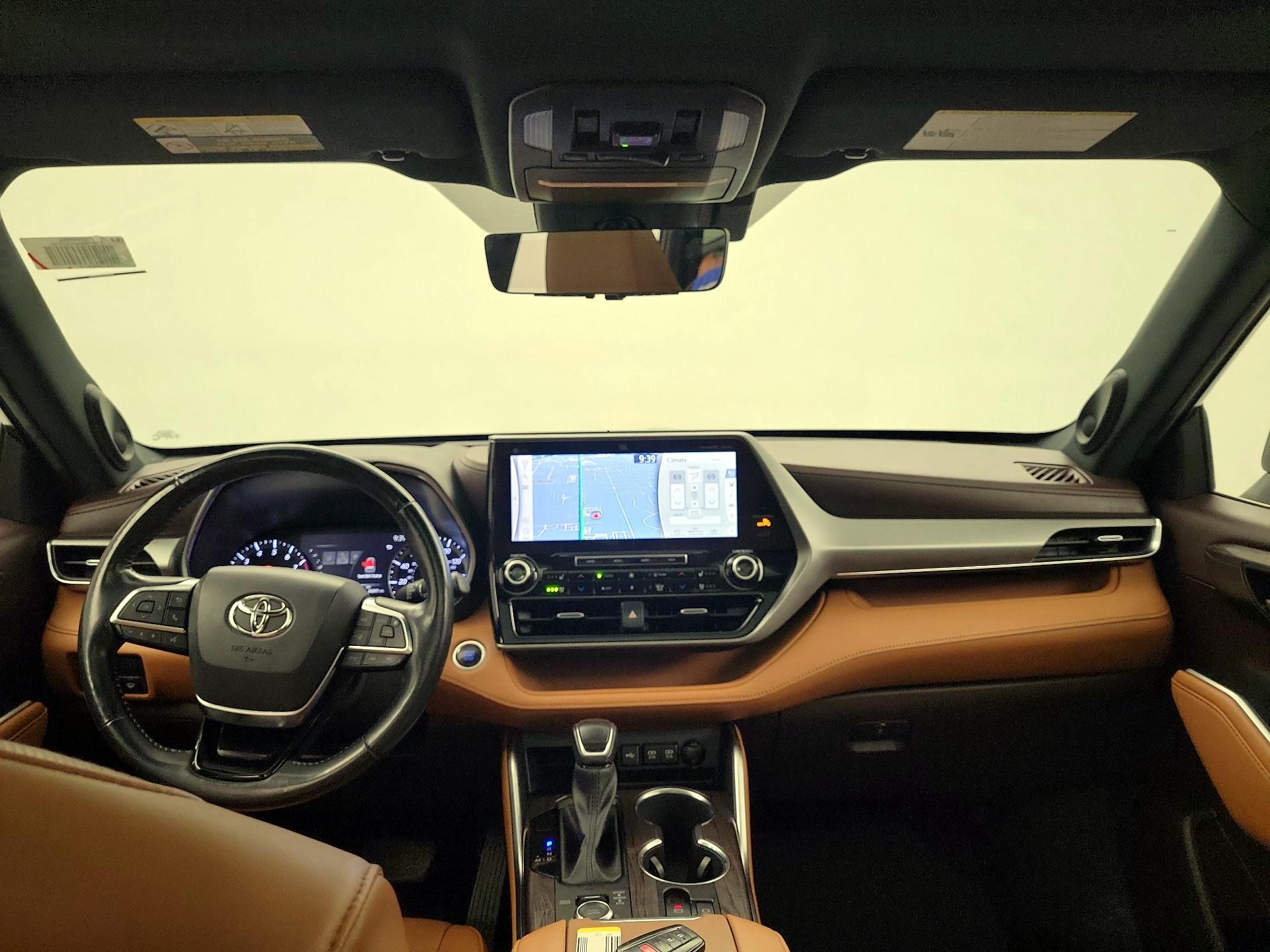 Thumbnail: 2021 Toyota Highlander - 8