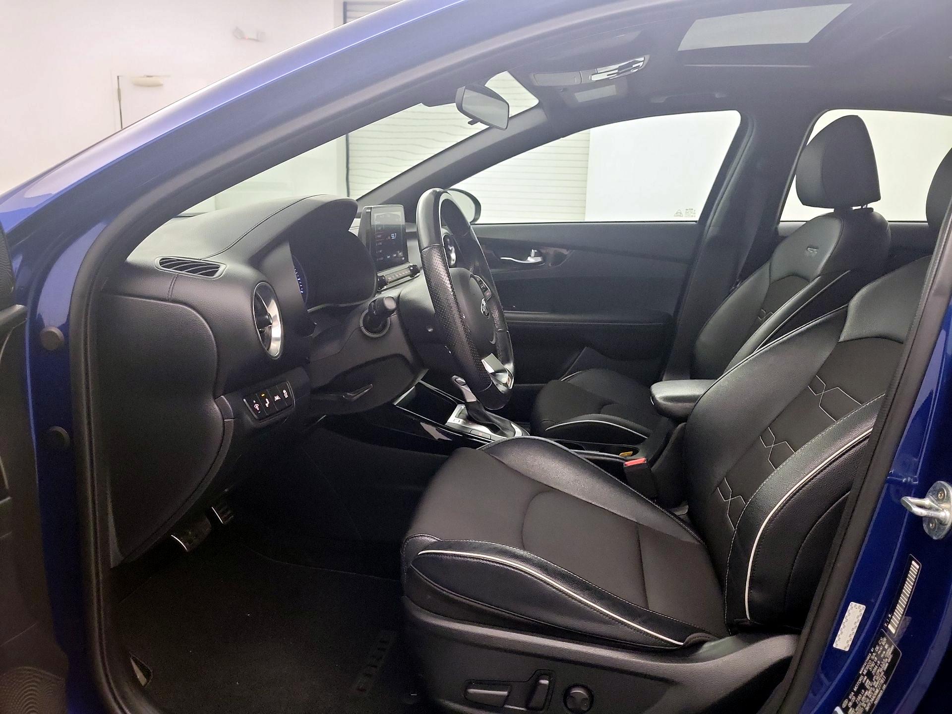 Thumbnail: 2021 Kia Forte - 9