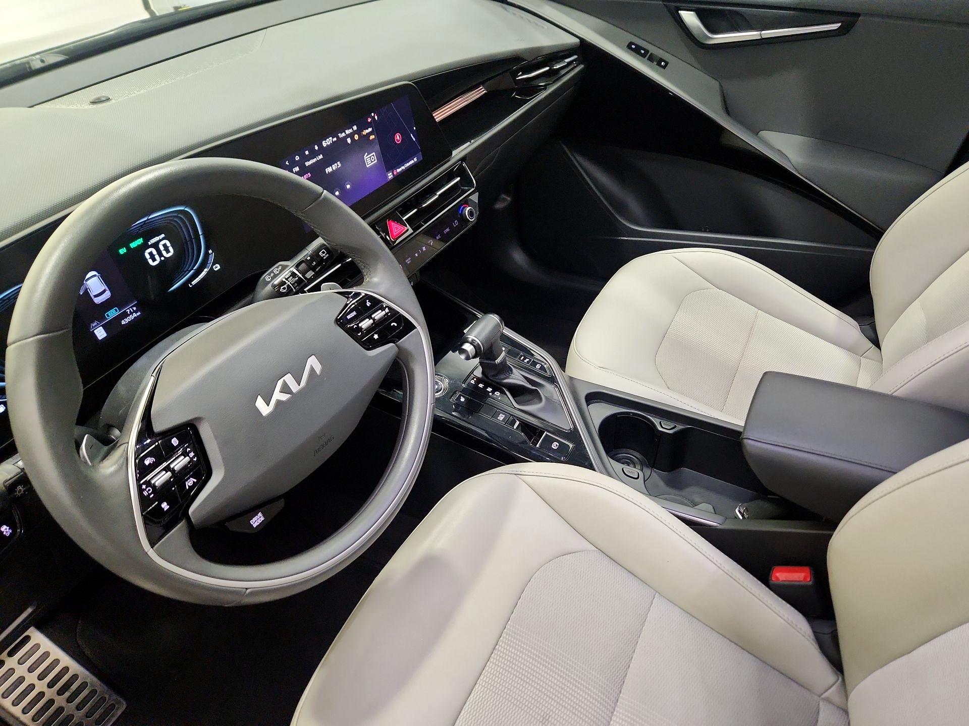 Thumbnail: 2023 Kia Niro - 11