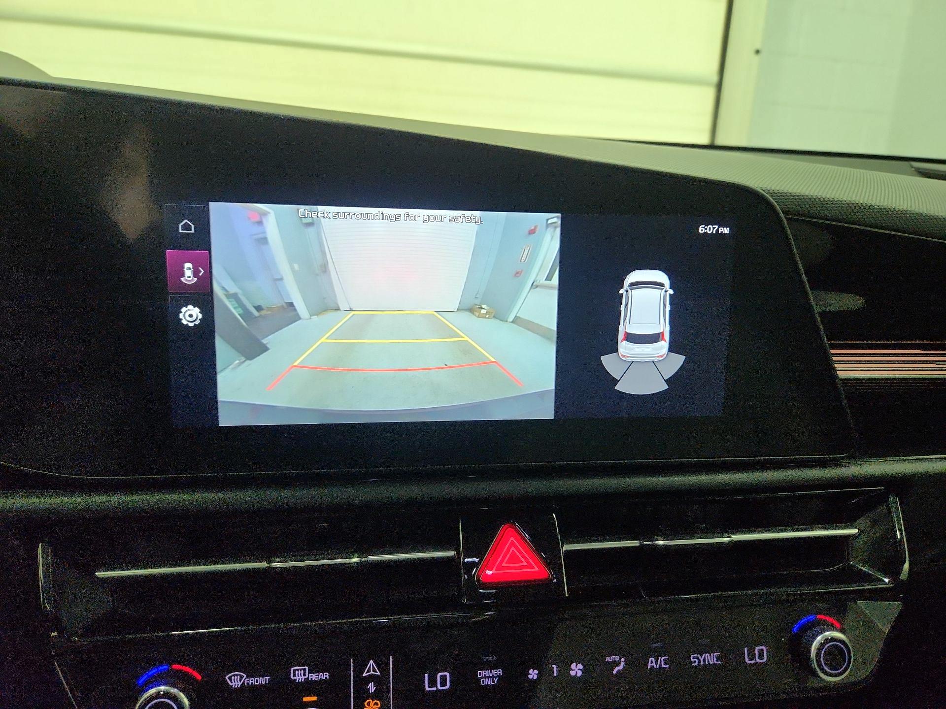 Thumbnail: 2023 Kia Niro - 14