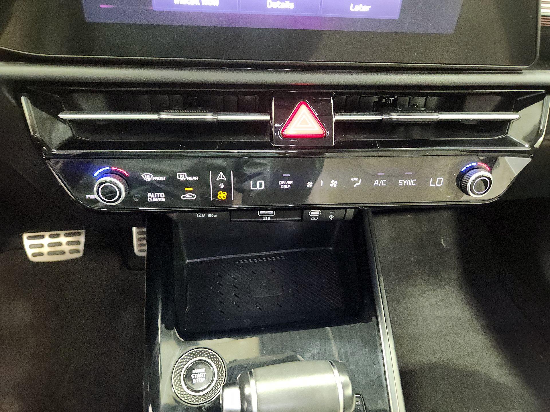 Thumbnail: 2023 Kia Niro - 16