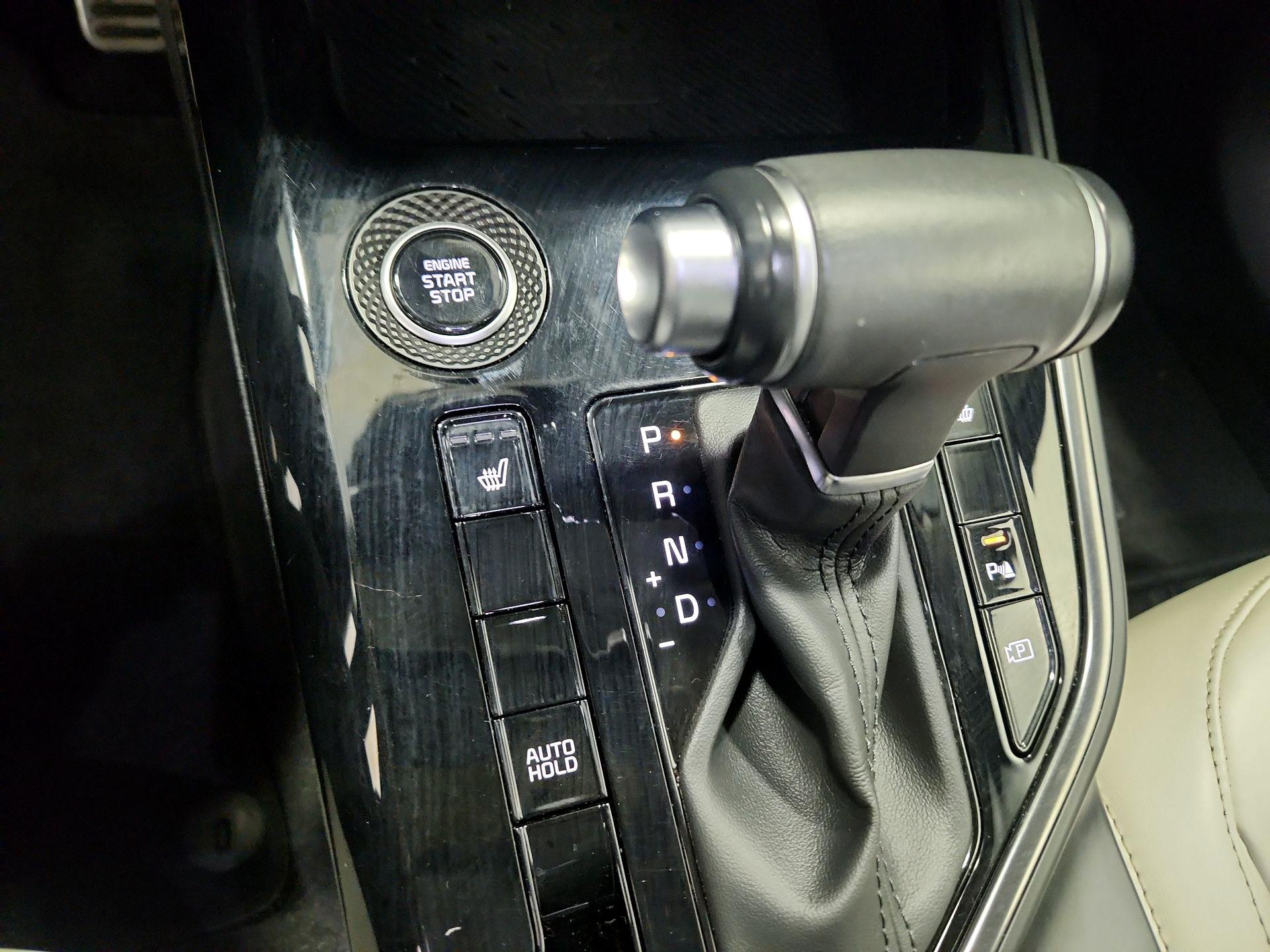 Thumbnail: 2023 Kia Niro - 17