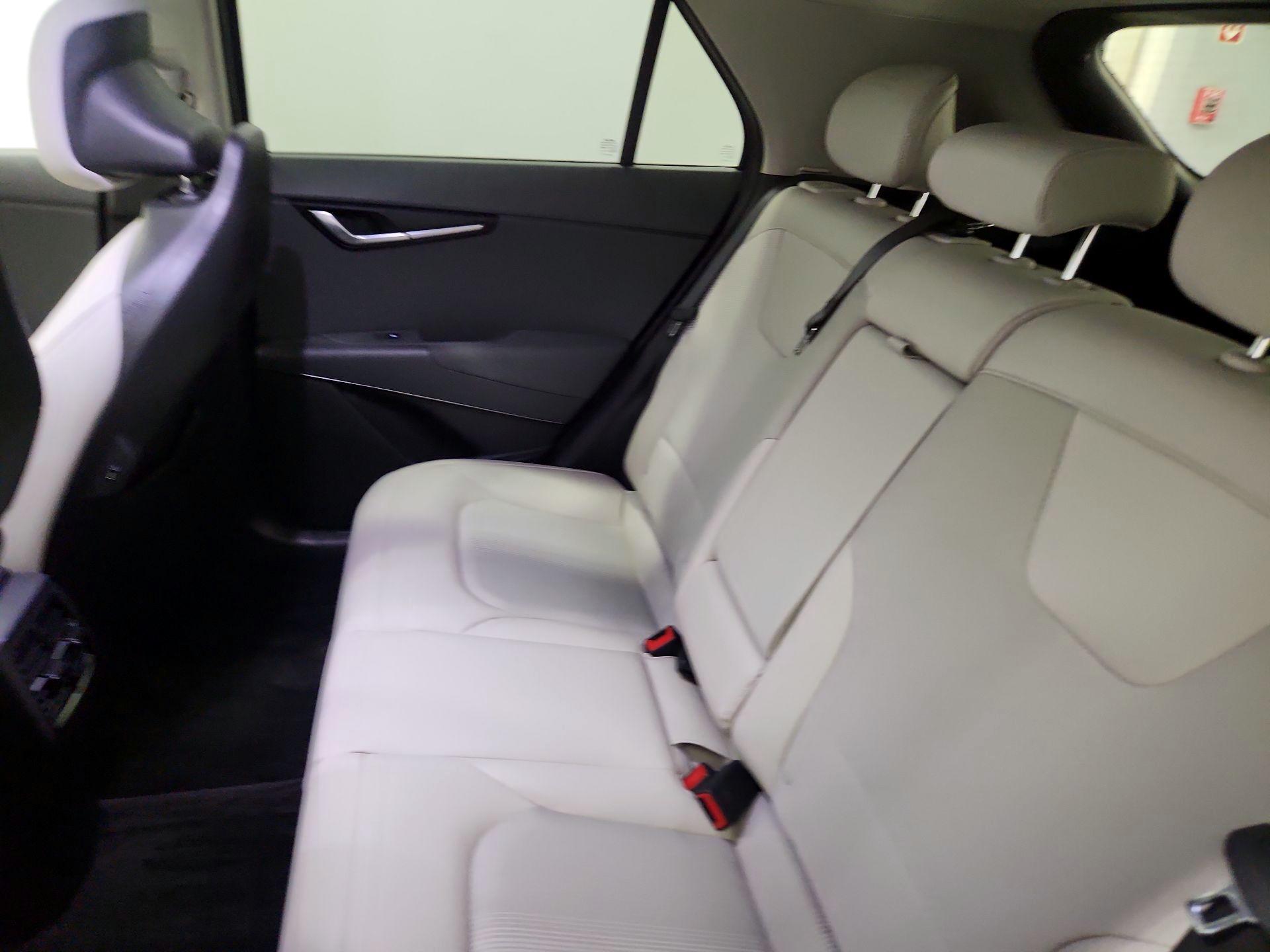 Thumbnail: 2023 Kia Niro - 20