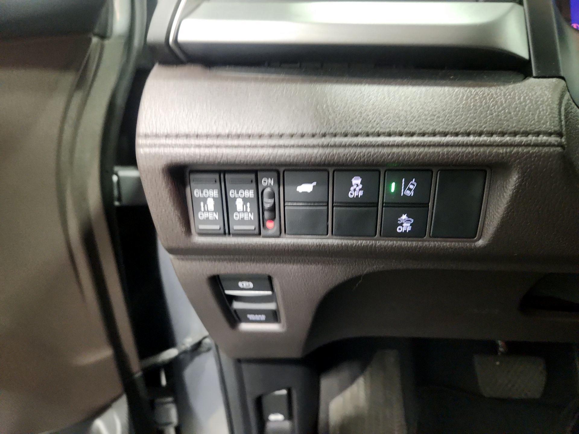 Thumbnail: 2020 Honda Odyssey - 13