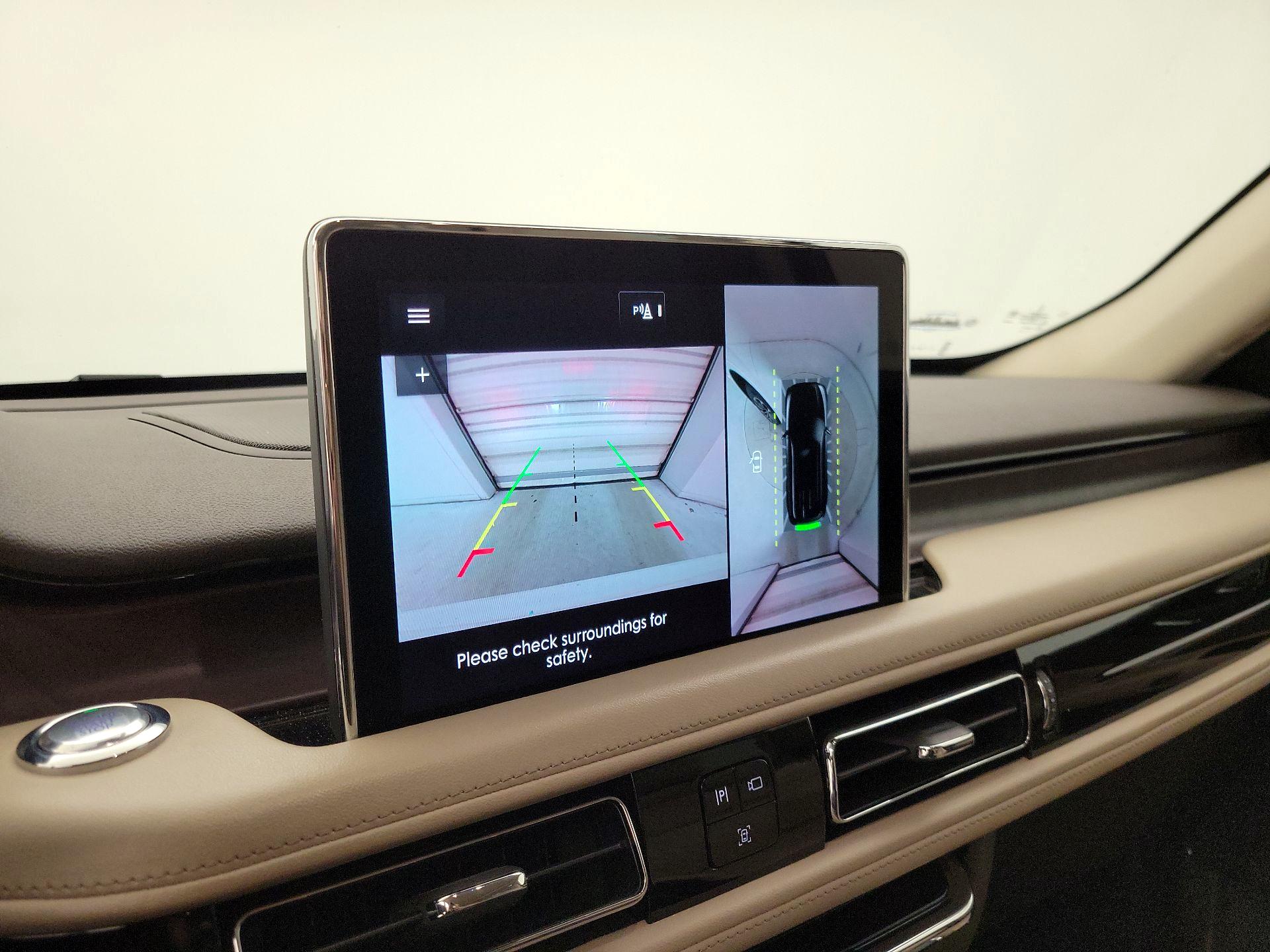 Thumbnail: 2022 Lincoln Aviator - 14