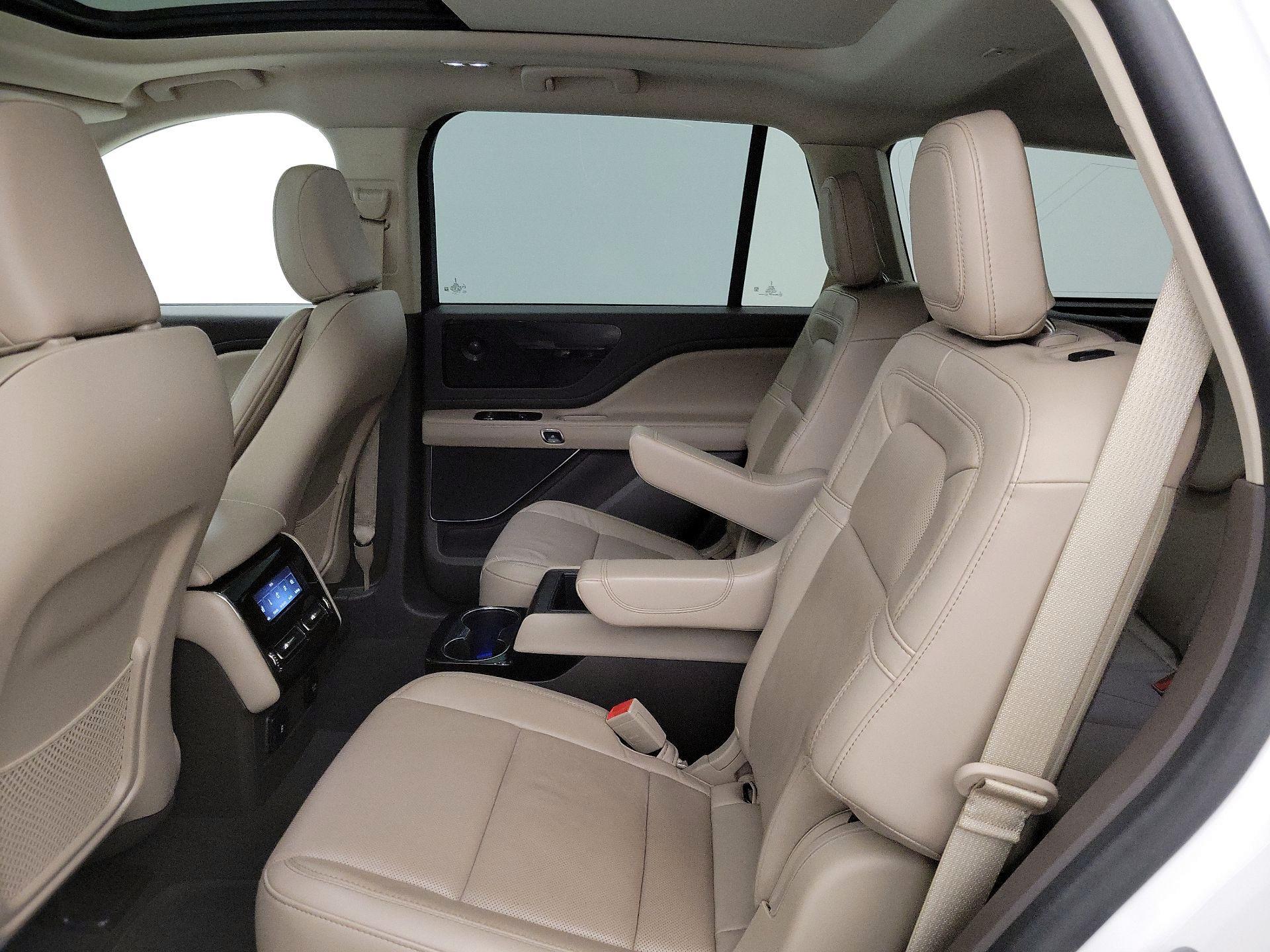 Thumbnail: 2022 Lincoln Aviator - 20