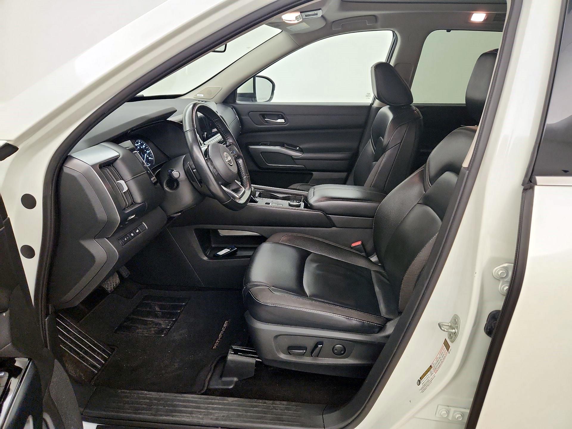 Thumbnail: 2023 Nissan Pathfinder - 9