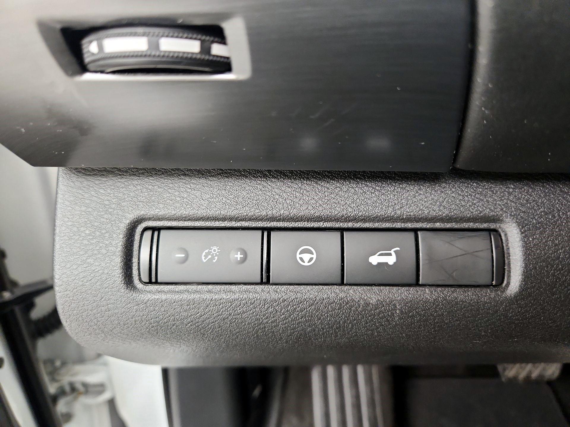 Thumbnail: 2023 Nissan Pathfinder - 11